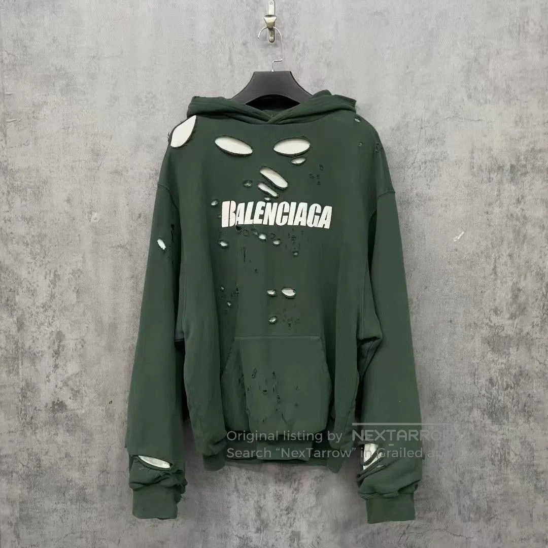 Balenciaga Balenciaga Distressed Logo Hoodie Sweatshirt. Size US XXS / EU 40 - 1 Thumbnail