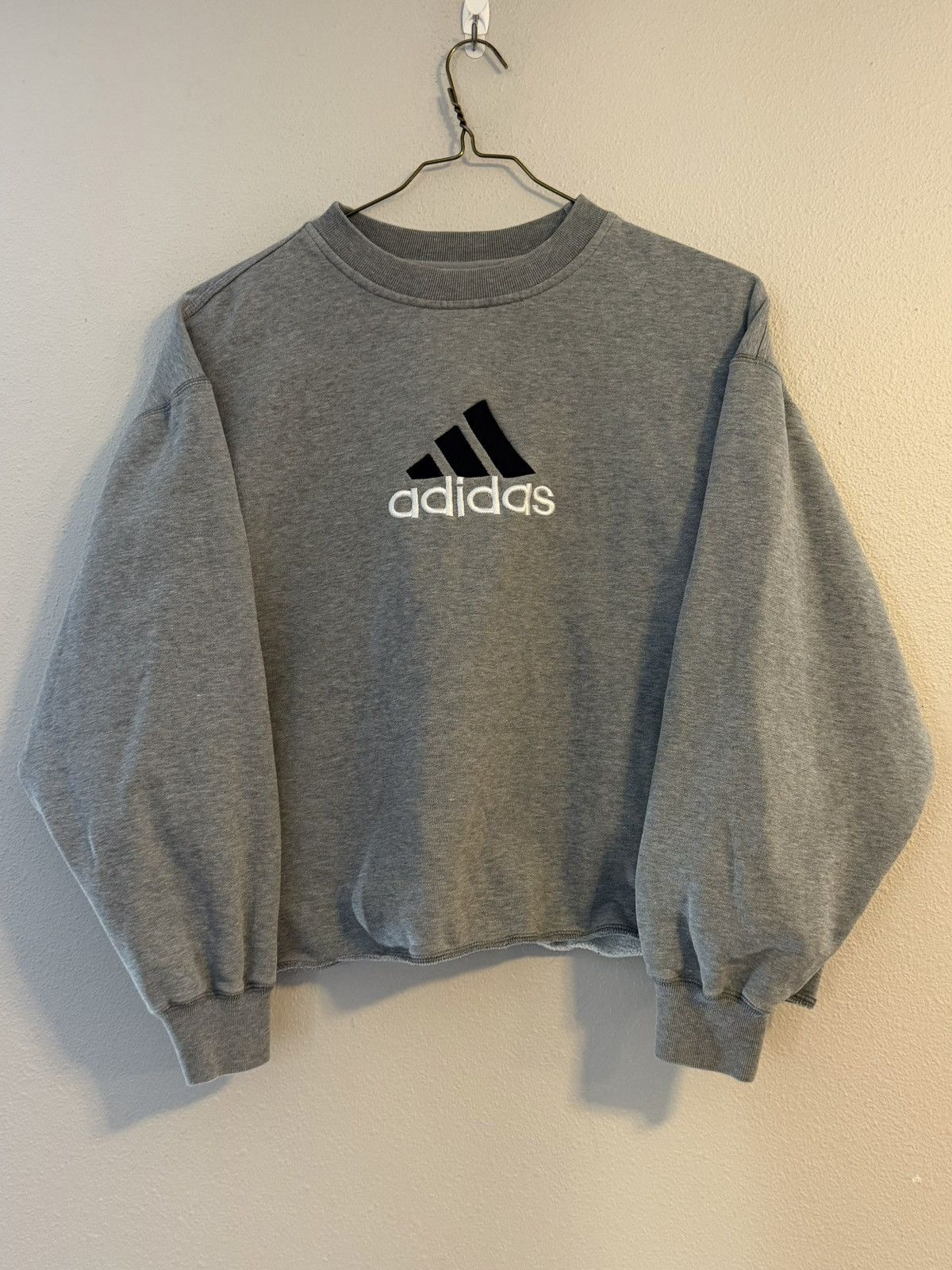 Adidas vtg 90s adidas heavyweight cropped crewneck medium Size US M / EU 48-50 / 2 - 1 Thumbnail