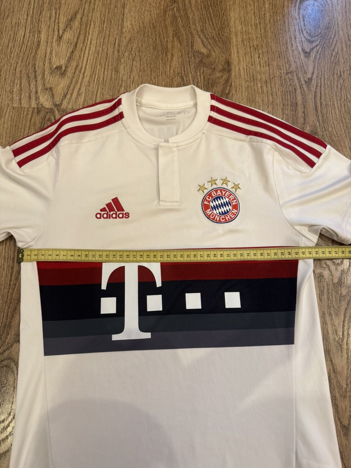 Adidas BAYERN MÜNICH 2015 2016 AWAY FOOTBALL SHIRT ADIDAS SIZE XS Size US XS / EU 42 / 0 - 3 Thumbnail