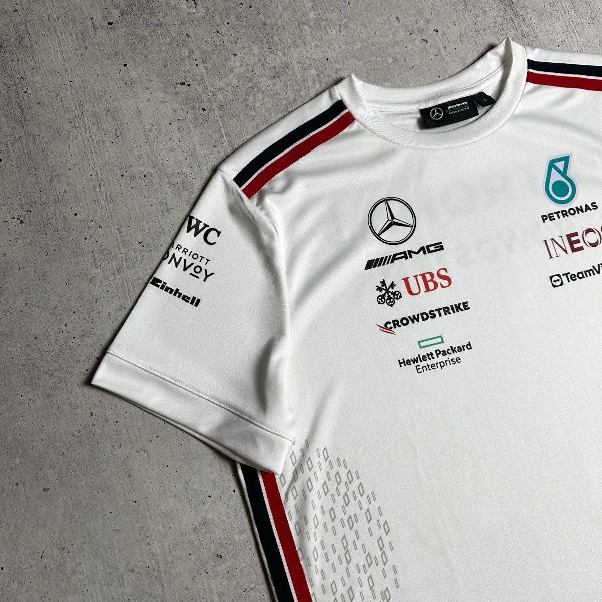Mercedes-Benz × Tommy Hilfiger Formula Uno Mercedes Benz AMG Petronas T shirt Jersey Size US L / EU 52-54 / 3 - 3 Thumbnail