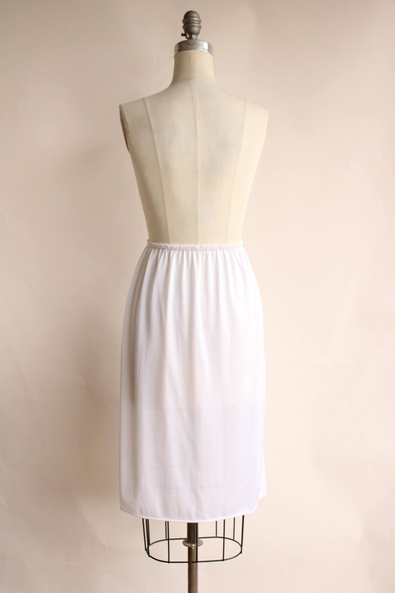 Pierre Cardin Vintage 1980s Half Slip, Pierre Cardin White Nylon With Lace Size ONE SIZE - 10 Thumbnail
