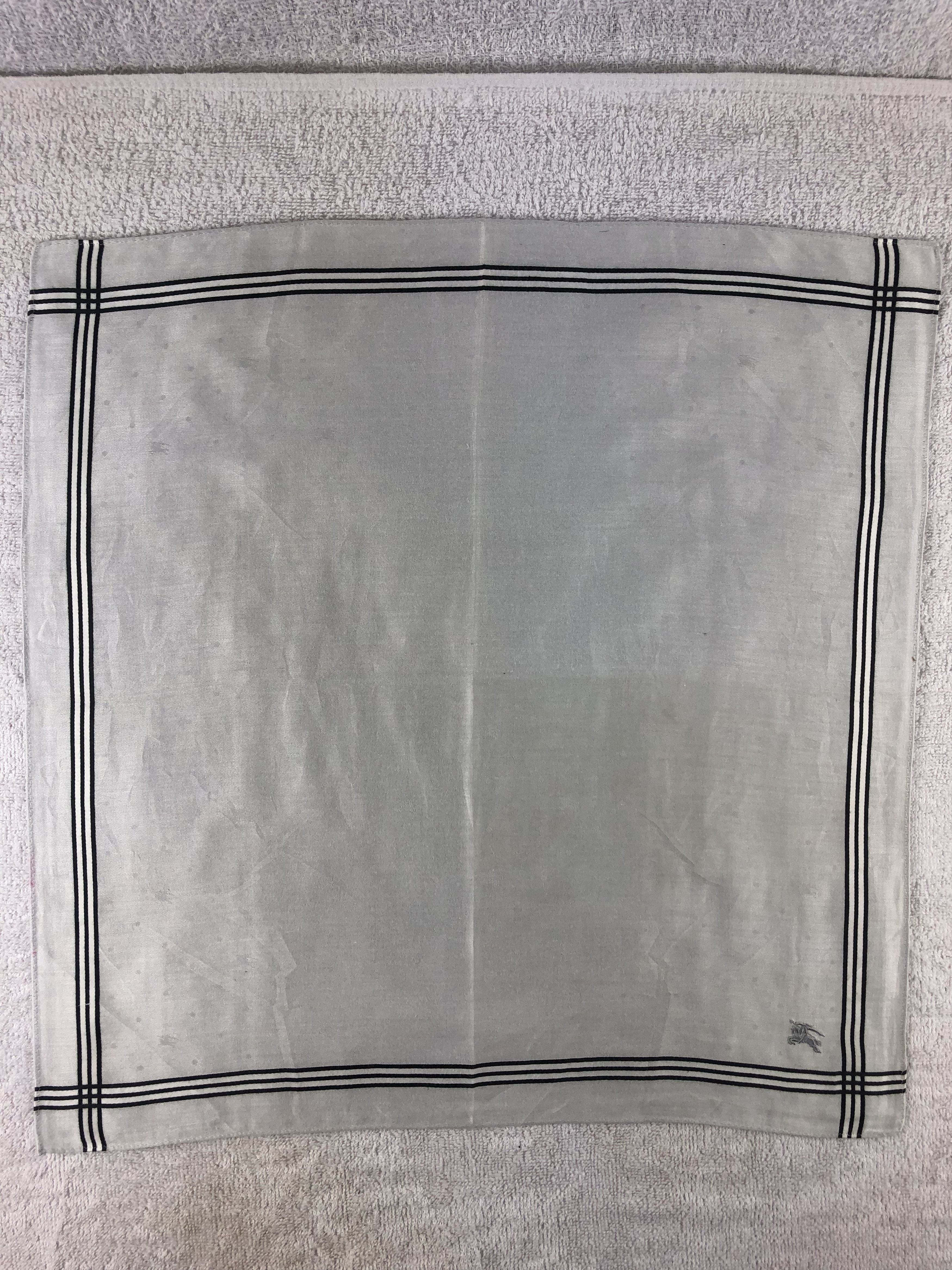 Burberry Burberry Handkerchief / Bandana / Neckerchief Size ONE SIZE - 3 Thumbnail