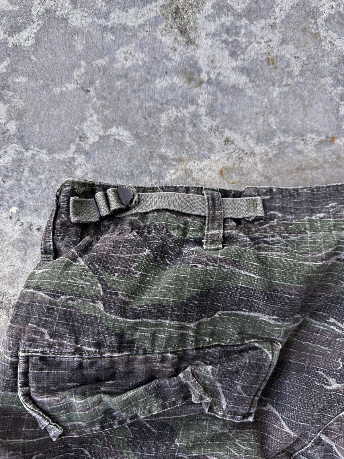 Vintage Tiger camo military y2k ripstop cargo combat capris jort Size US 38 / EU 54 - 7 Thumbnail