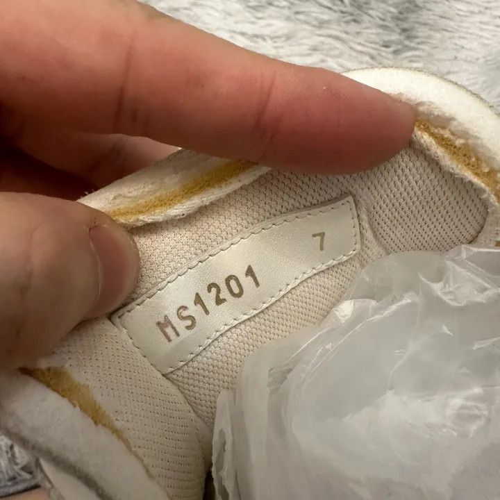 Louis Vuitton Louis Vuitton Luxurious White Blue Sneakers for Men -2508 Size US 8 / EU 41 - 9 Thumbnail