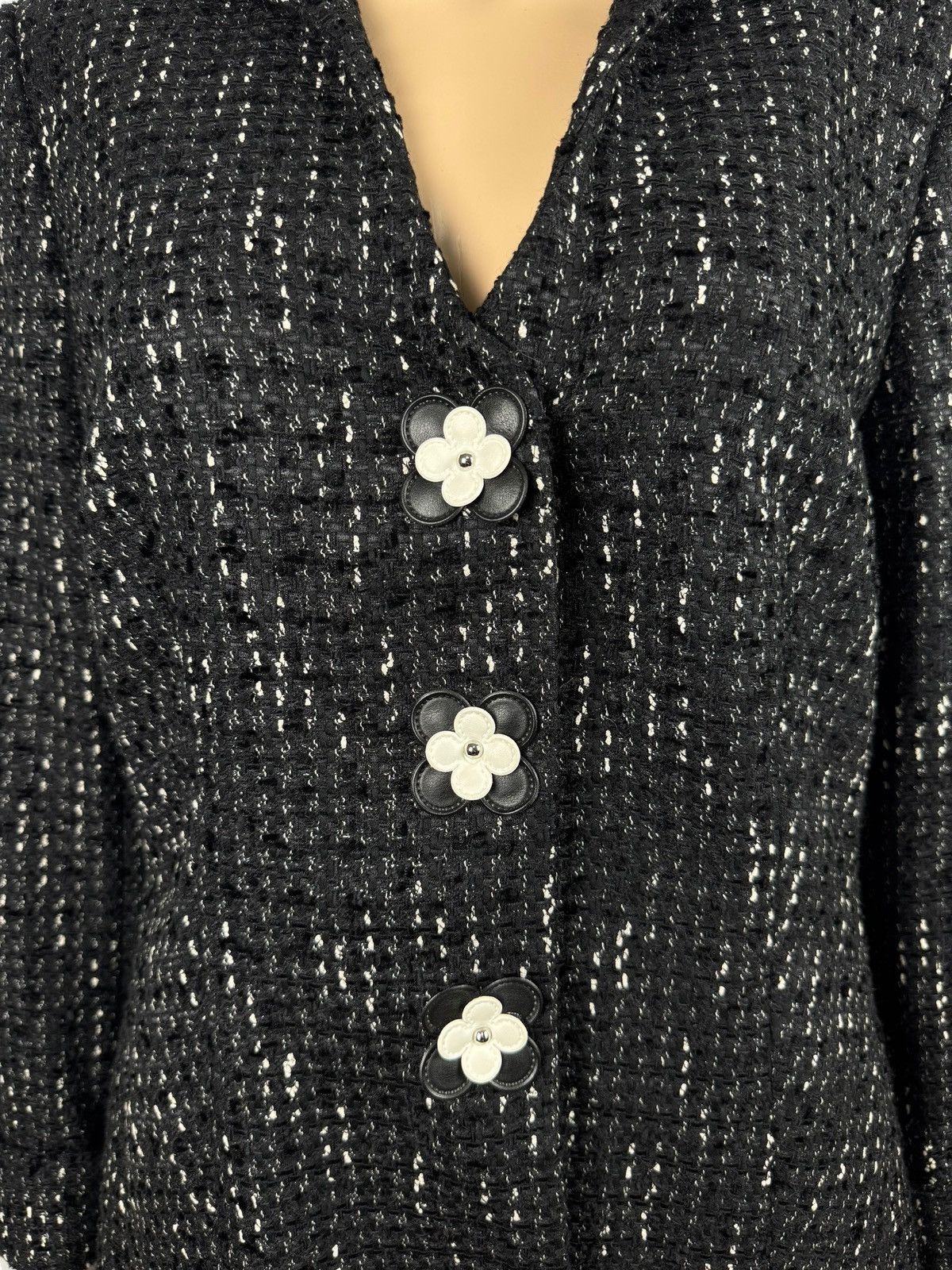 Escada Escada Tweed Wool-Rayon Coat Flowers Buttons size DE42 IT48 Size XL / US 12-14 / IT 48-50 - 4 Thumbnail