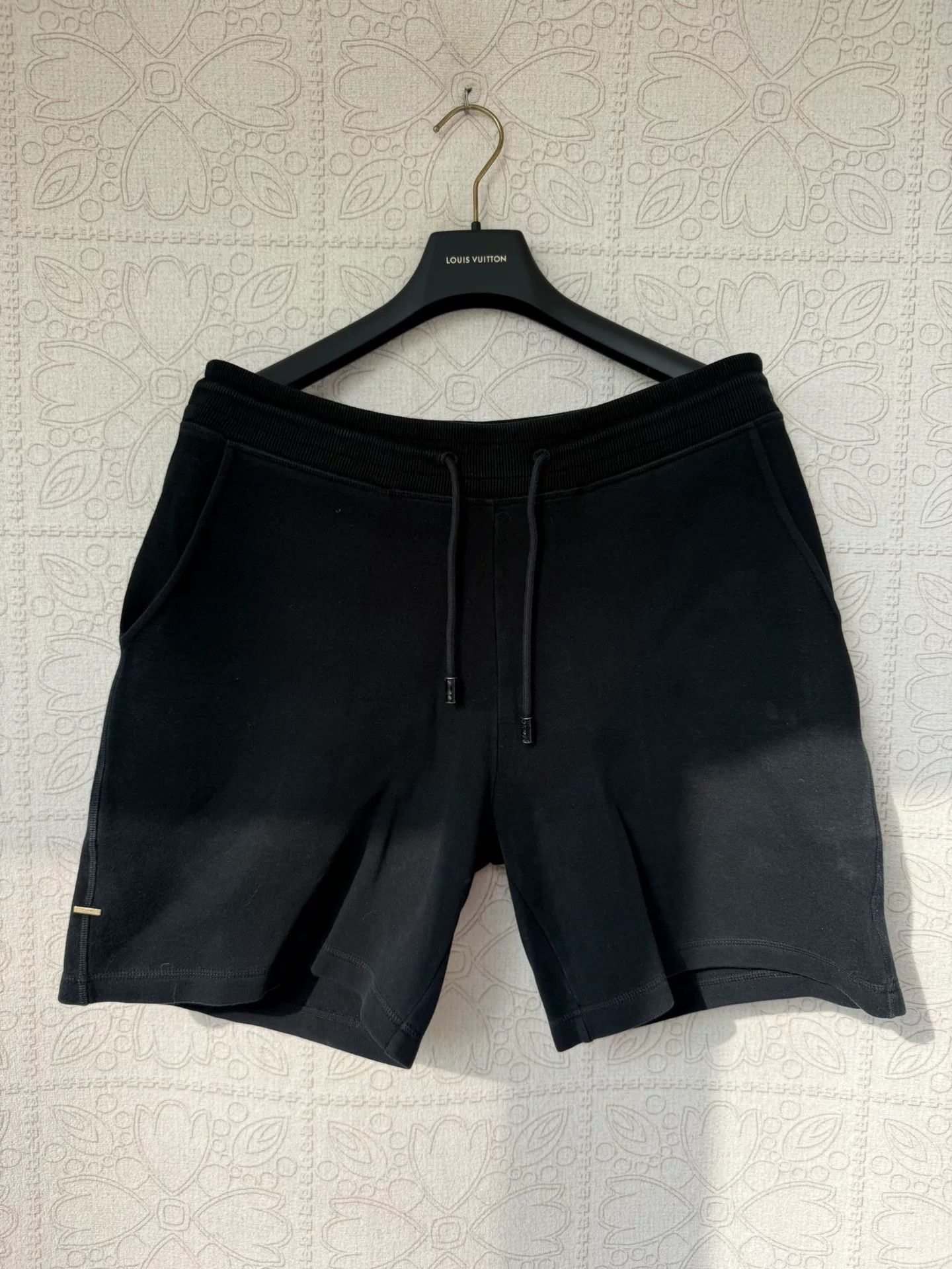 Louis Vuitton black louis vuitton shorts with tags Size US 28 / EU 44 - 1 Thumbnail