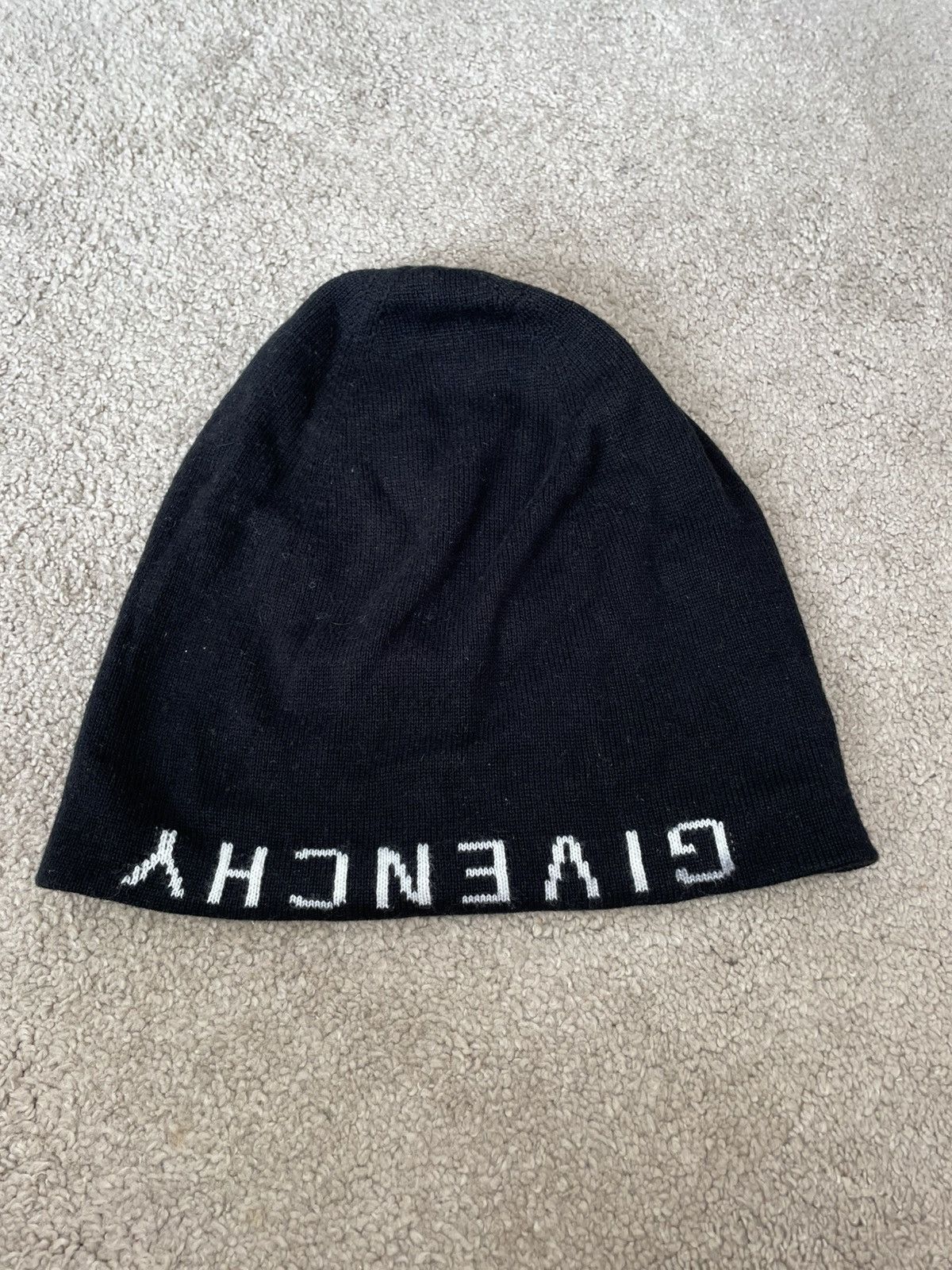 Givenchy Faded Givenchy banie hat big logo Size ONE SIZE - 8 Thumbnail