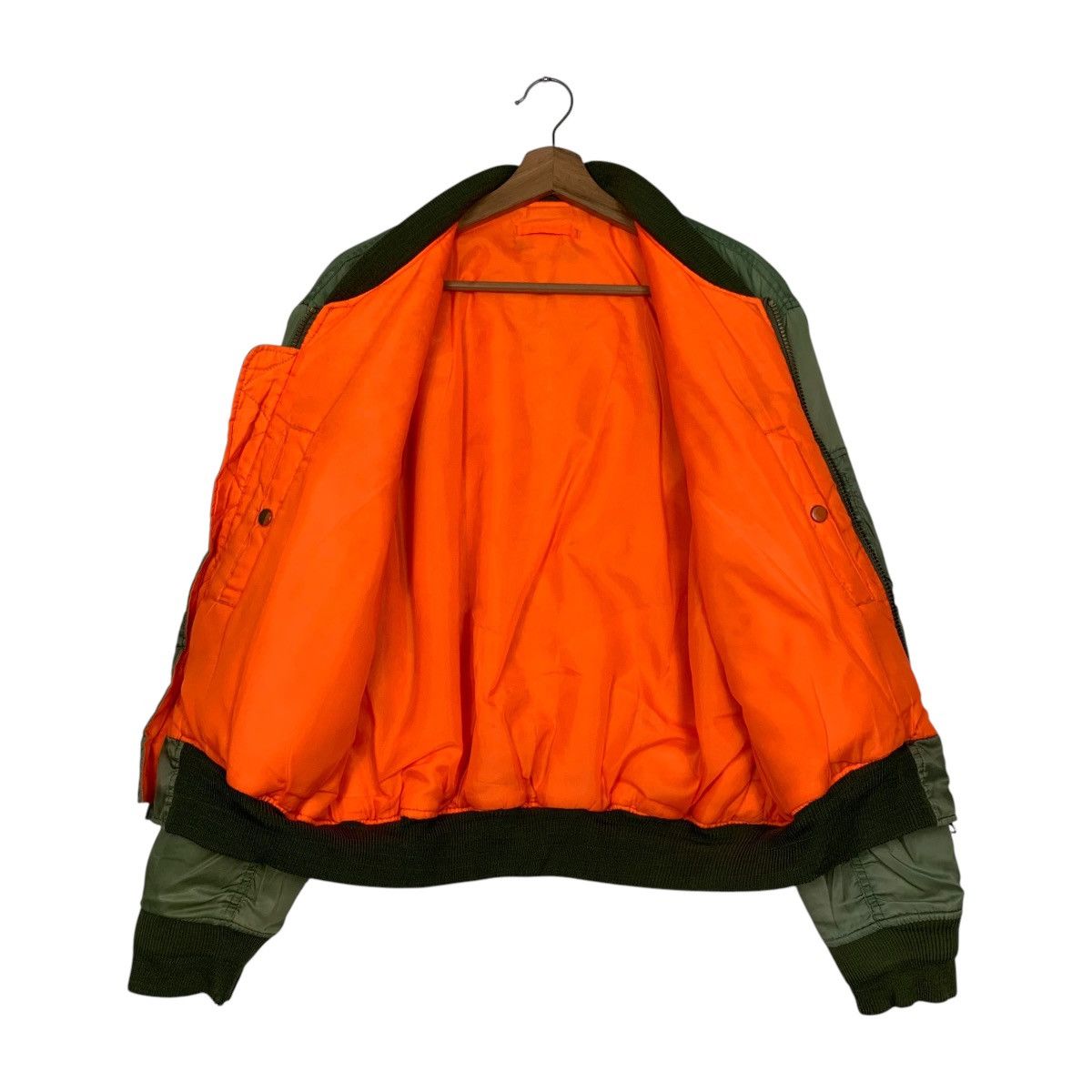 Vintage Vintage 90’s Faded Green Trashed Bomber Jacket #2797-C126 Size US L / EU 52-54 / 3 - 12 Thumbnail