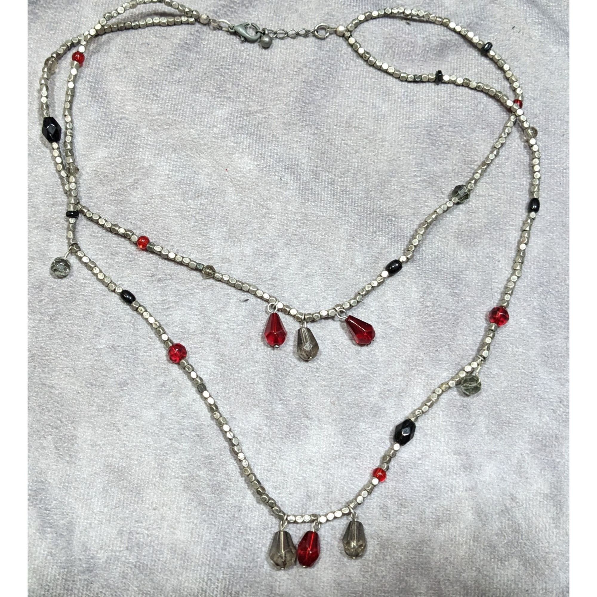 Handmade Handmade Layered Red Glass And Silver Tone Metal Beaded Neck Size ONE SIZE - 5 Thumbnail