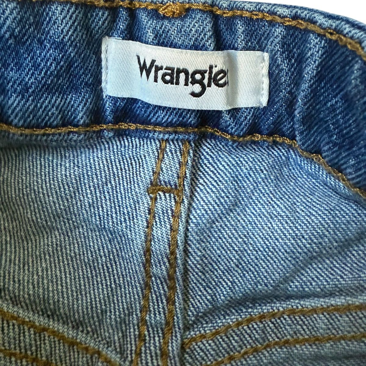 Wrangler Wrangler High-Rise Denim Cutoff Shorts, Medium Wash Size 27" / US 4 / IT 40 - 4 Thumbnail