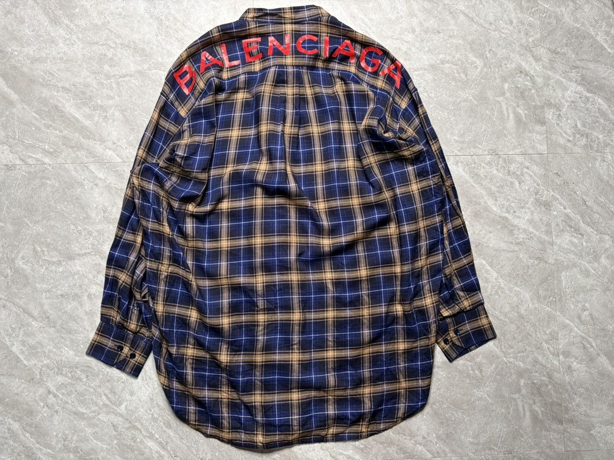 Balenciaga Balenciaga By Demna Gvasalia Back Logo Plaid Buttondown Size XS / US 0-2 / IT 36-38 - 1 Thumbnail