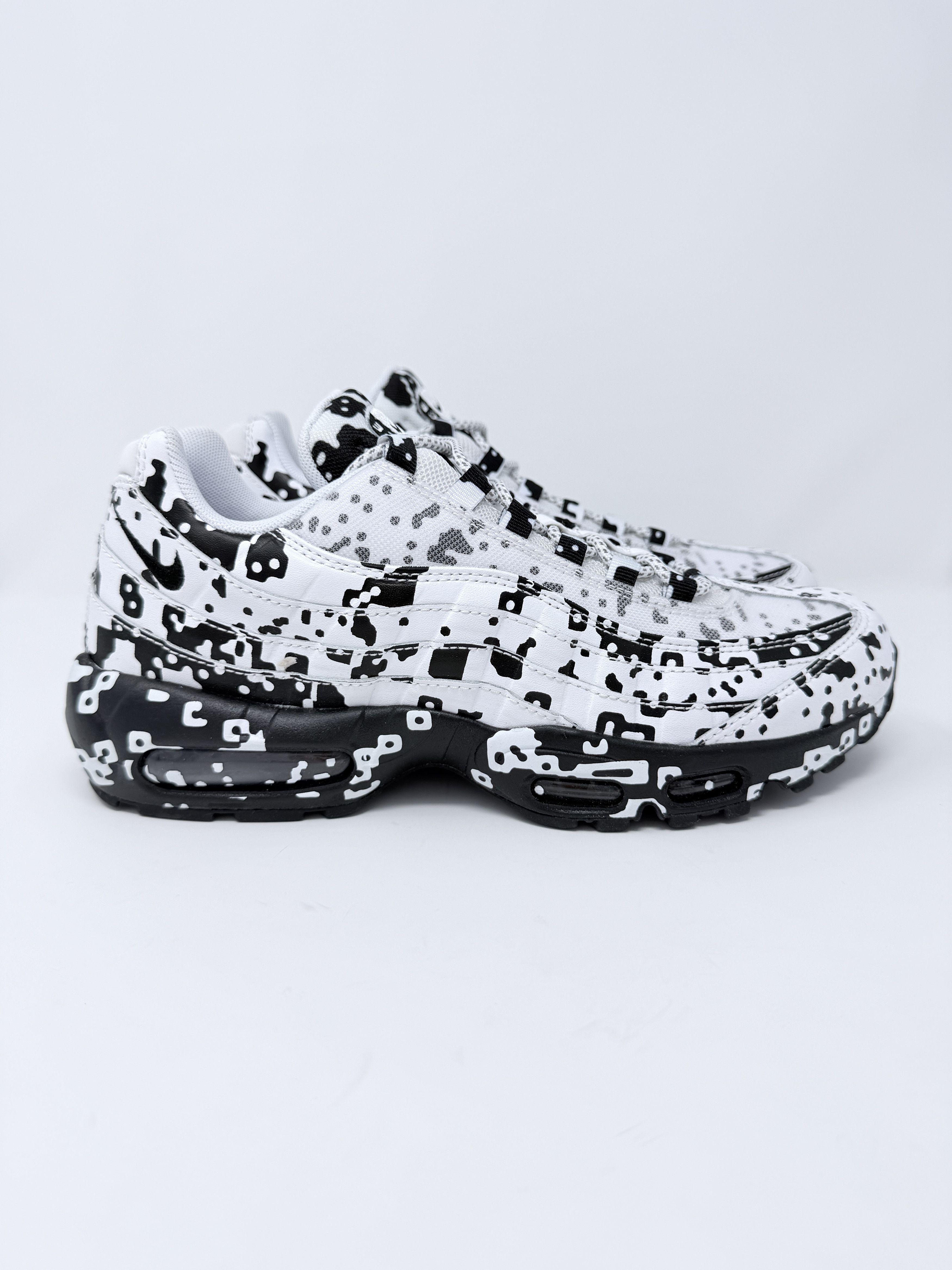 Cav Empt × Nike Cav Empt Air Max 95 White Black Digi Camo Size US 9 / EU 42 - 2 Thumbnail