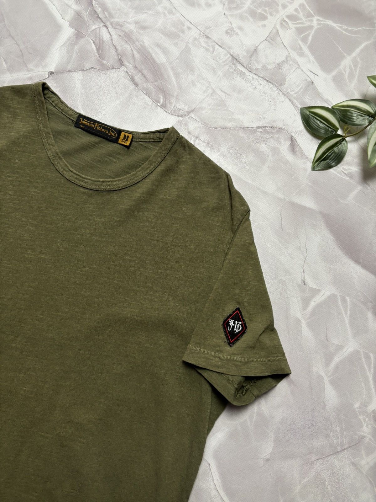 Johnson Motors Johnson Motors Blank Crew Neck Basic T-Shirt USA Made Olive Size US M / EU 48-50 / 2 - 3 Thumbnail
