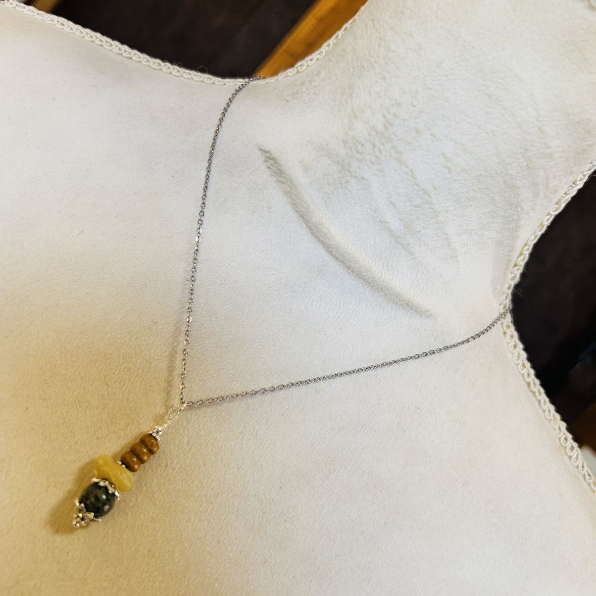 Handmade Handcrafted elegant genuine stone pendant on chain necklace Size ONE SIZE - 2 Thumbnail