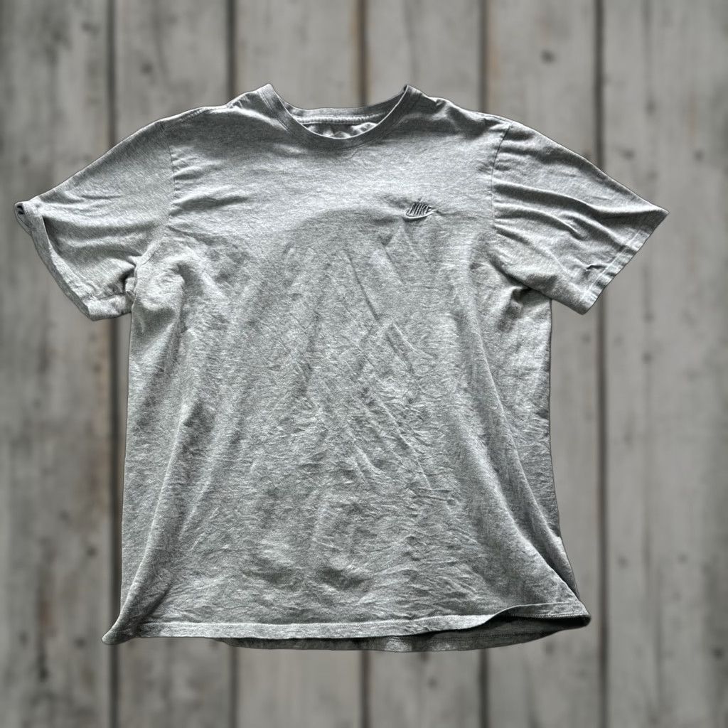 Nike Nike Shirt Mens Large Gray Embroidered Swoosh Logo Tee Crewneck Casual Size US L / EU 52-54 / 3 - 1 Thumbnail
