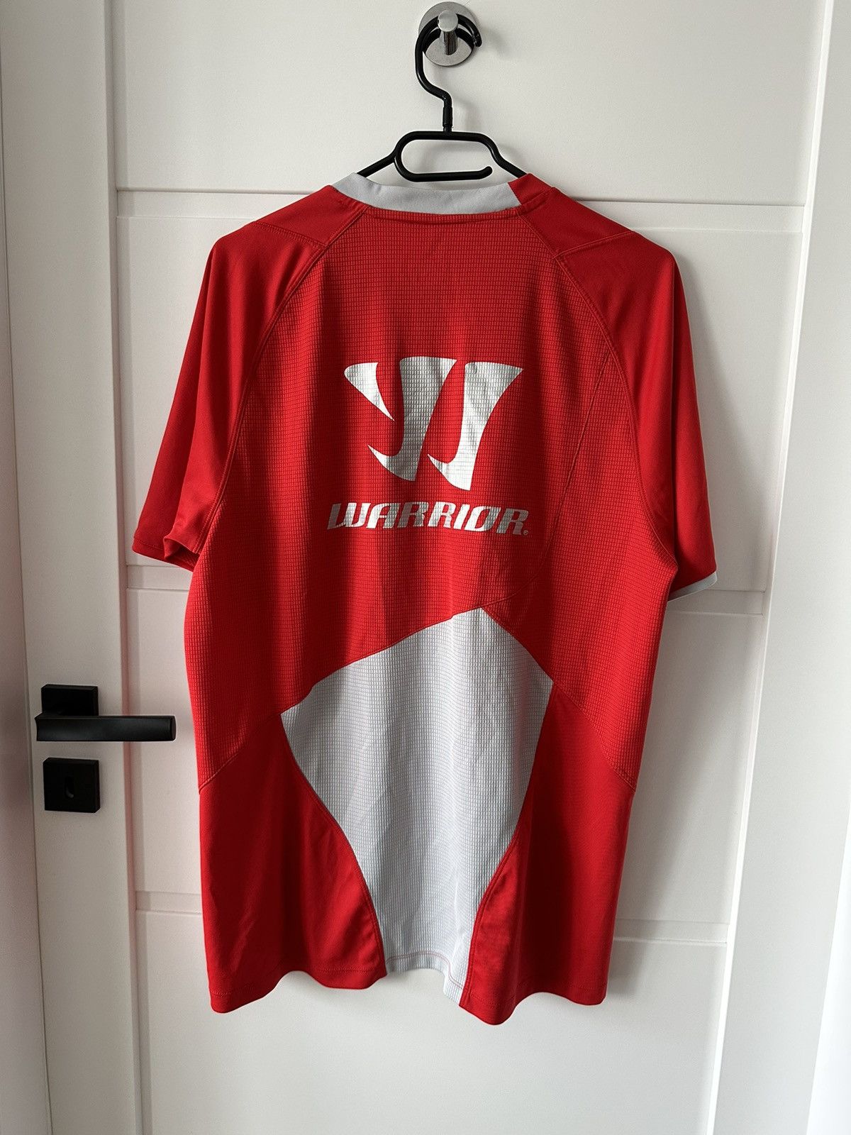 Warrior Liverpool Warrior red training jersey soccer football Size US L / EU 52-54 / 3 - 10 Thumbnail