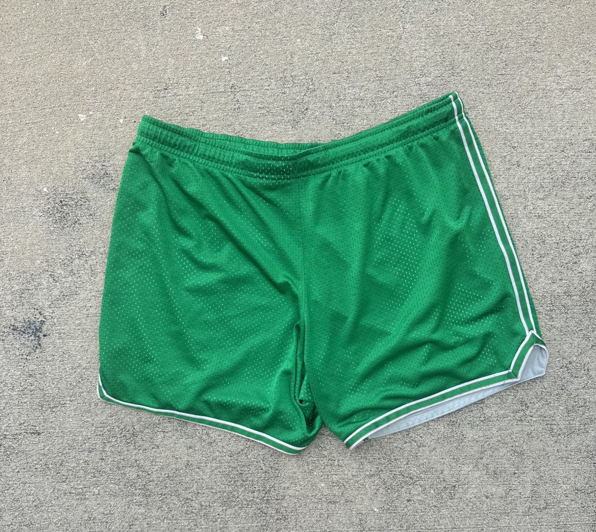 Nike Nike Track Shorts Oregon Ducks Size US 34 / EU 50 - 4 Thumbnail