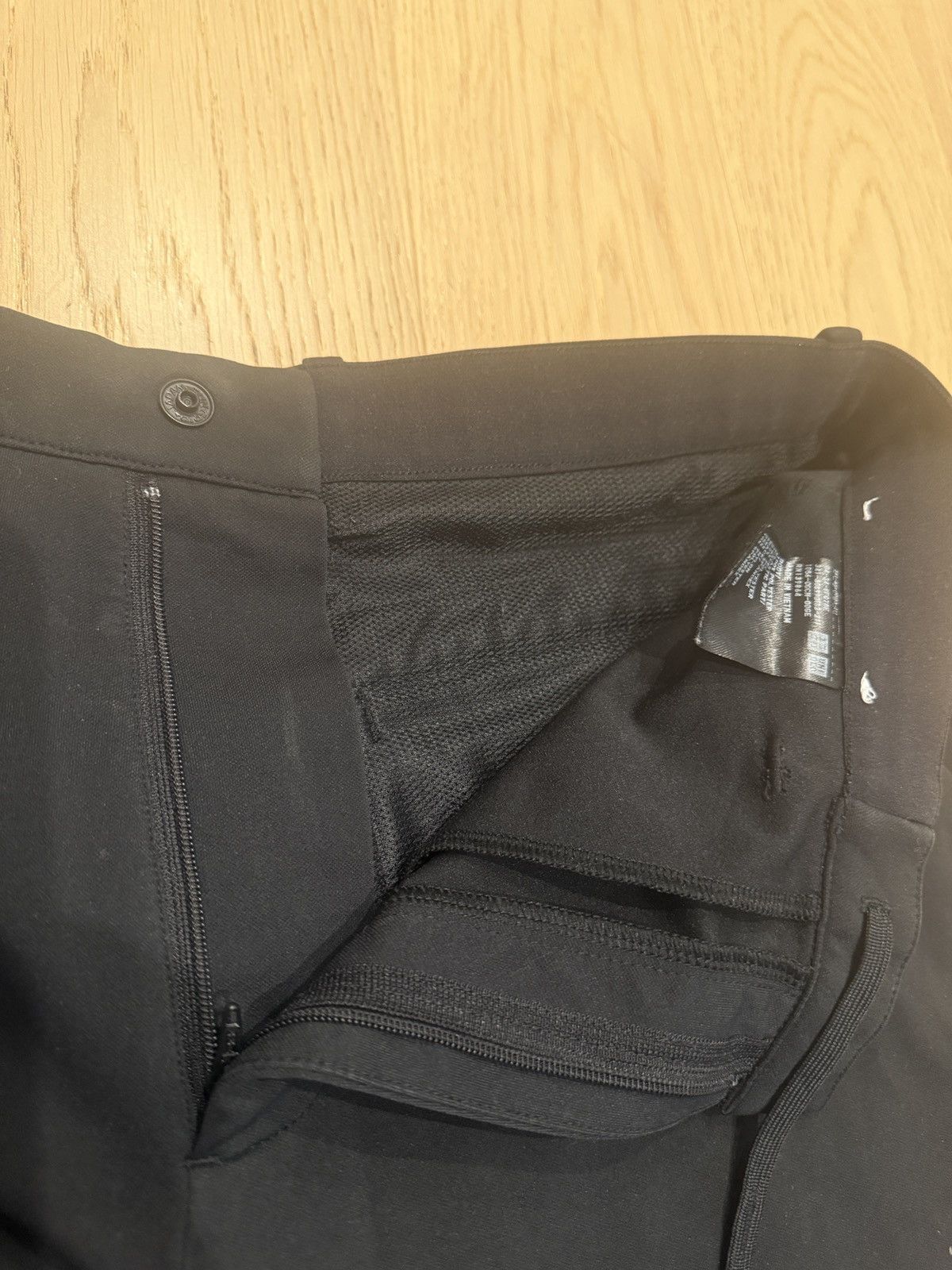 Uniqlo Uniqlo Comfy Casual & Dressy Black Trousers Size US 30 / EU 46 - 3 Thumbnail