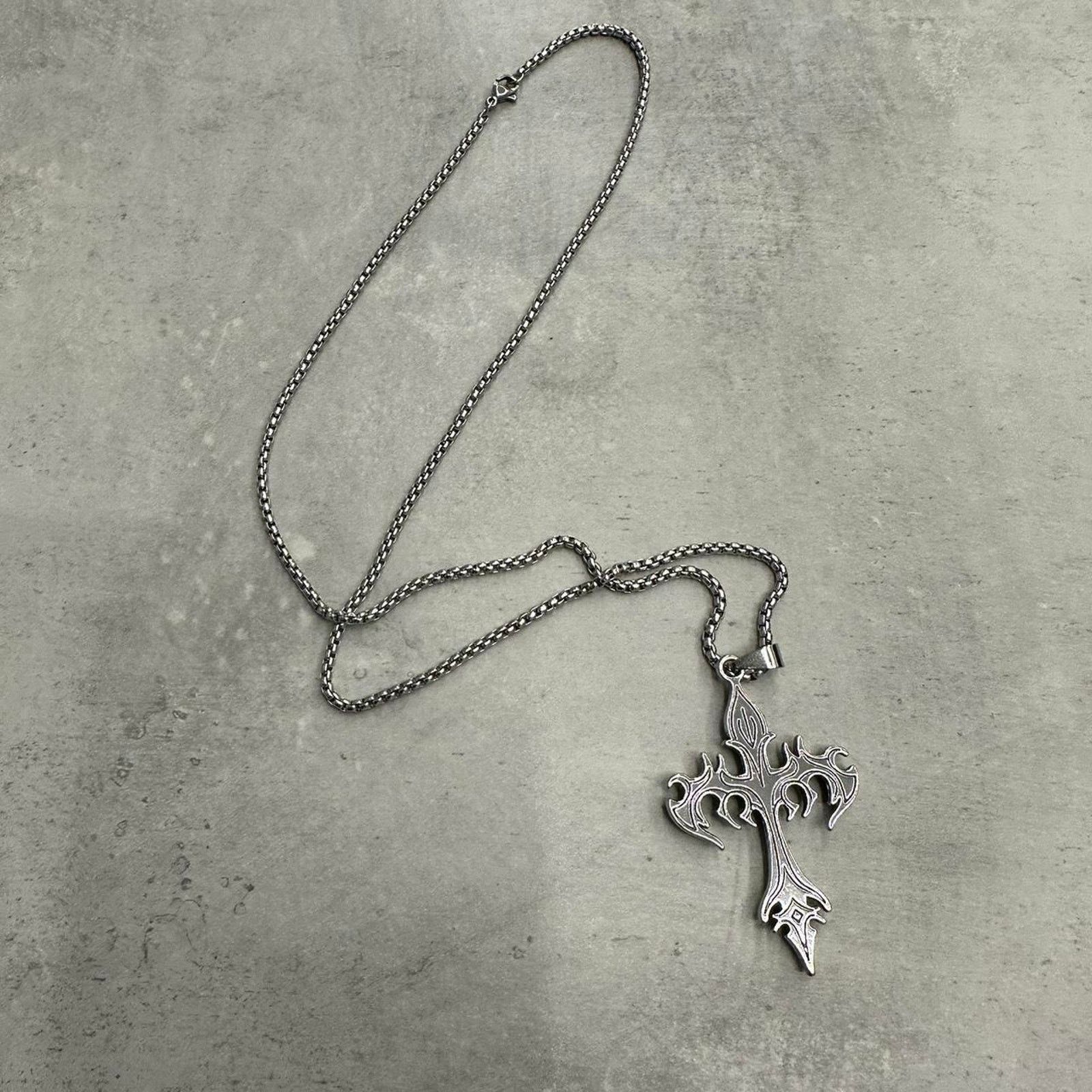Vintage Y2k Gothic Cross Necklace Chain in Stainless Steel Vintage Size ONE SIZE - 4 Thumbnail