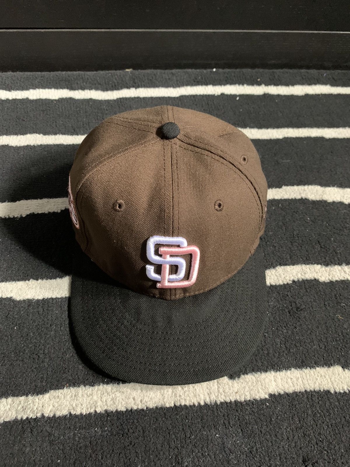 San Diego Padres Pink Mocha 🔥🔥🔥 nice brown and black two tone