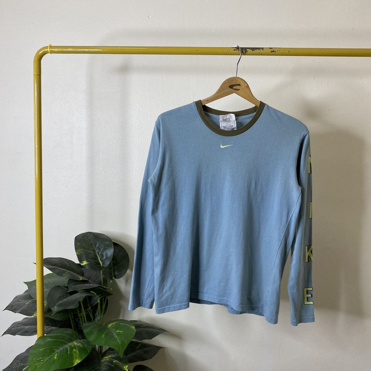 Nike Vintage 90s Nike Embroidery Centre Swoosh LS T Shirt Size US S / EU 44-46 / 1 - 1 Thumbnail
