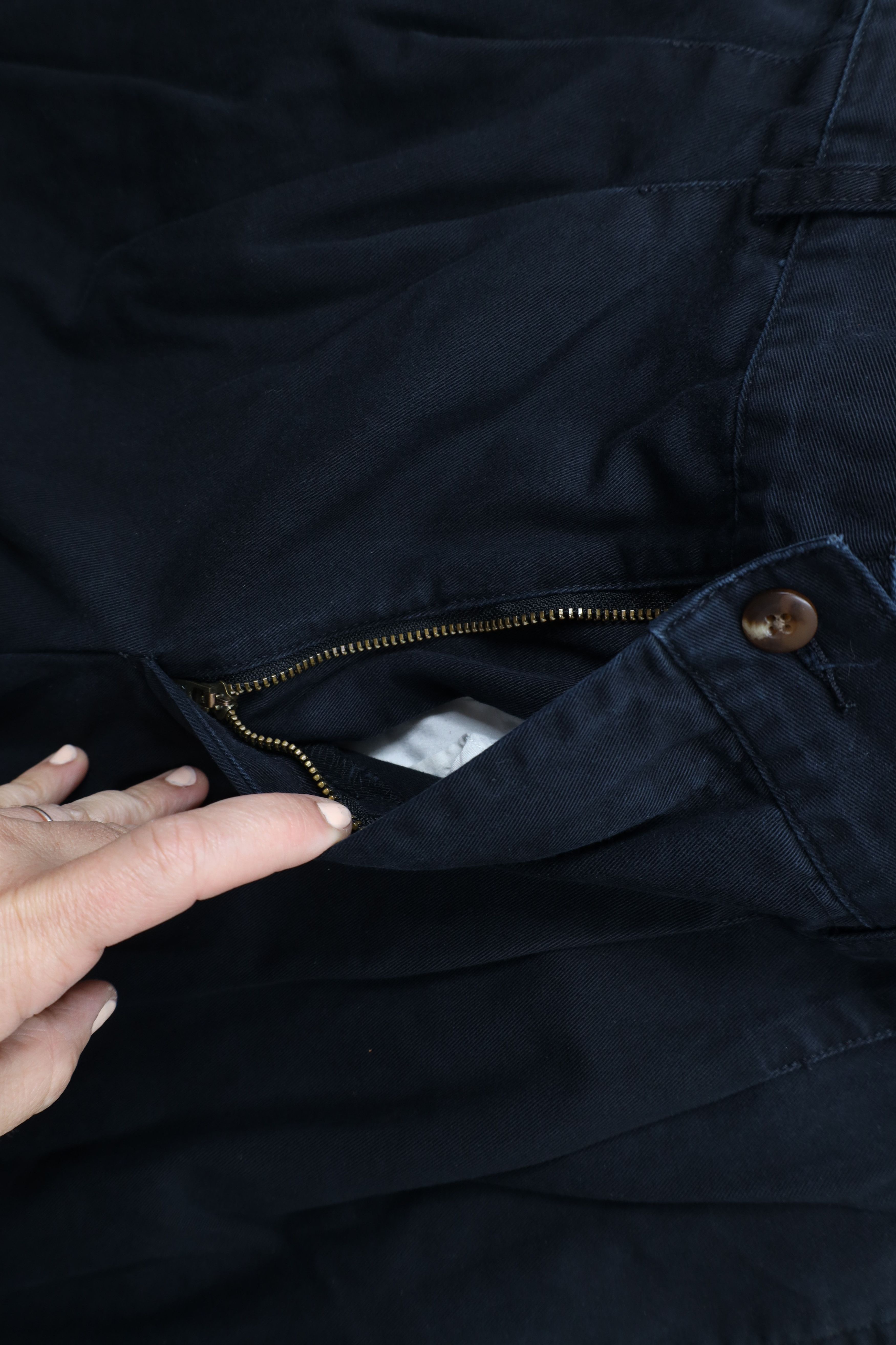 Cabelas × Vintage Vintage Cabelas Pleated Cuffed Straight Leg Chino Pants Navy Size US 36 / EU 52 - 8 Thumbnail
