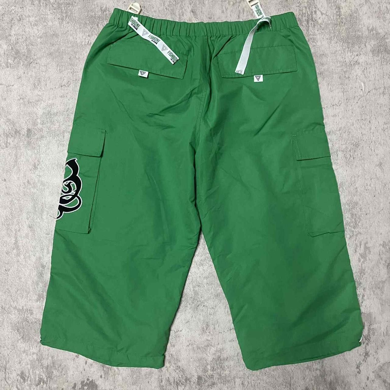 Other Green and black cargo shorts with a streetwear Size US 34 / EU 50 - 1 Thumbnail