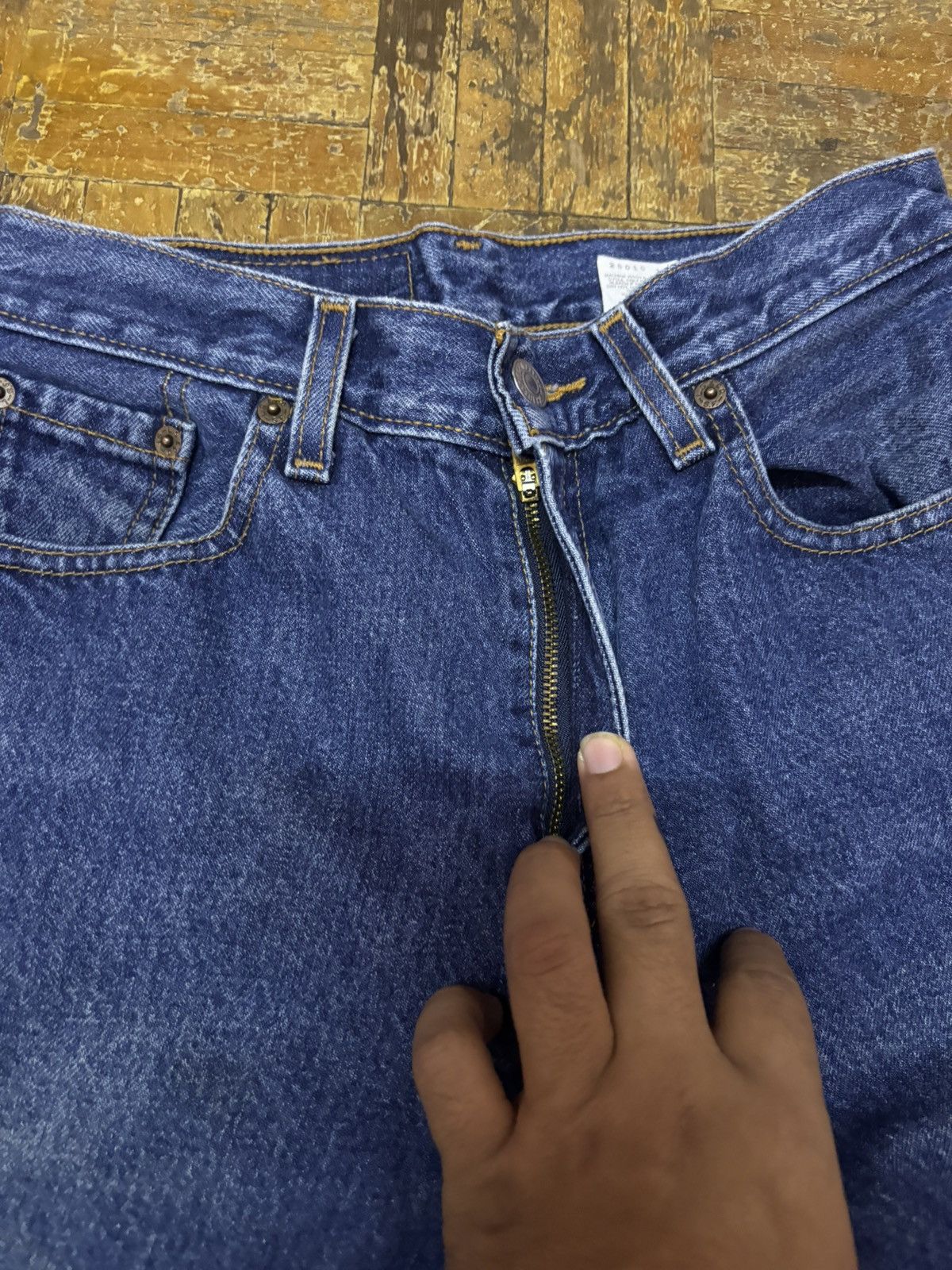 Jean × Levi's × Vintage Vintage Levis 560 Loose Fit Straight Leg (Size 28) Size US 28 / EU 44 - 9 Thumbnail