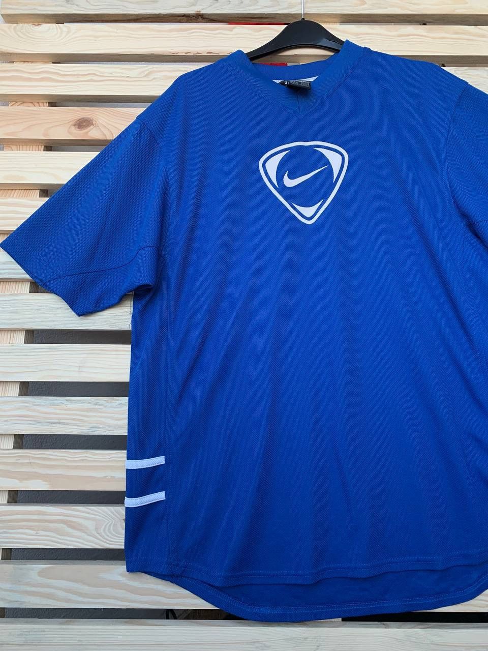 Nike × Vintage Vintage Y2K Nike Big Logo Tee Size US L / EU 52-54 / 3 - 7 Thumbnail