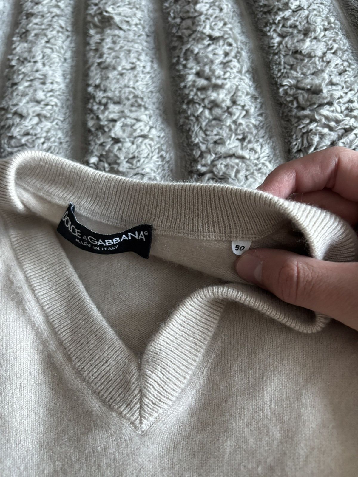 Dolce & Gabbana Dolce & Gabbana 100% Cashmere V-Neck Sweater Beige/Cream Size US L / EU 52-54 / 3 - 6 Thumbnail