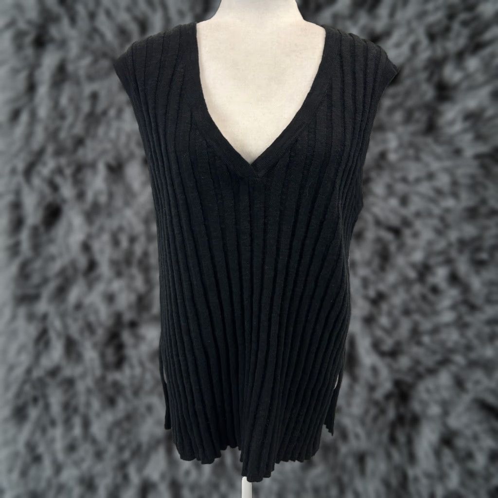 Free People Free People Beach V-Neck Vest Sweater Women's Medium Black Cotton Blend Size M / US 6-8 / IT 42-44 - 1 Thumbnail