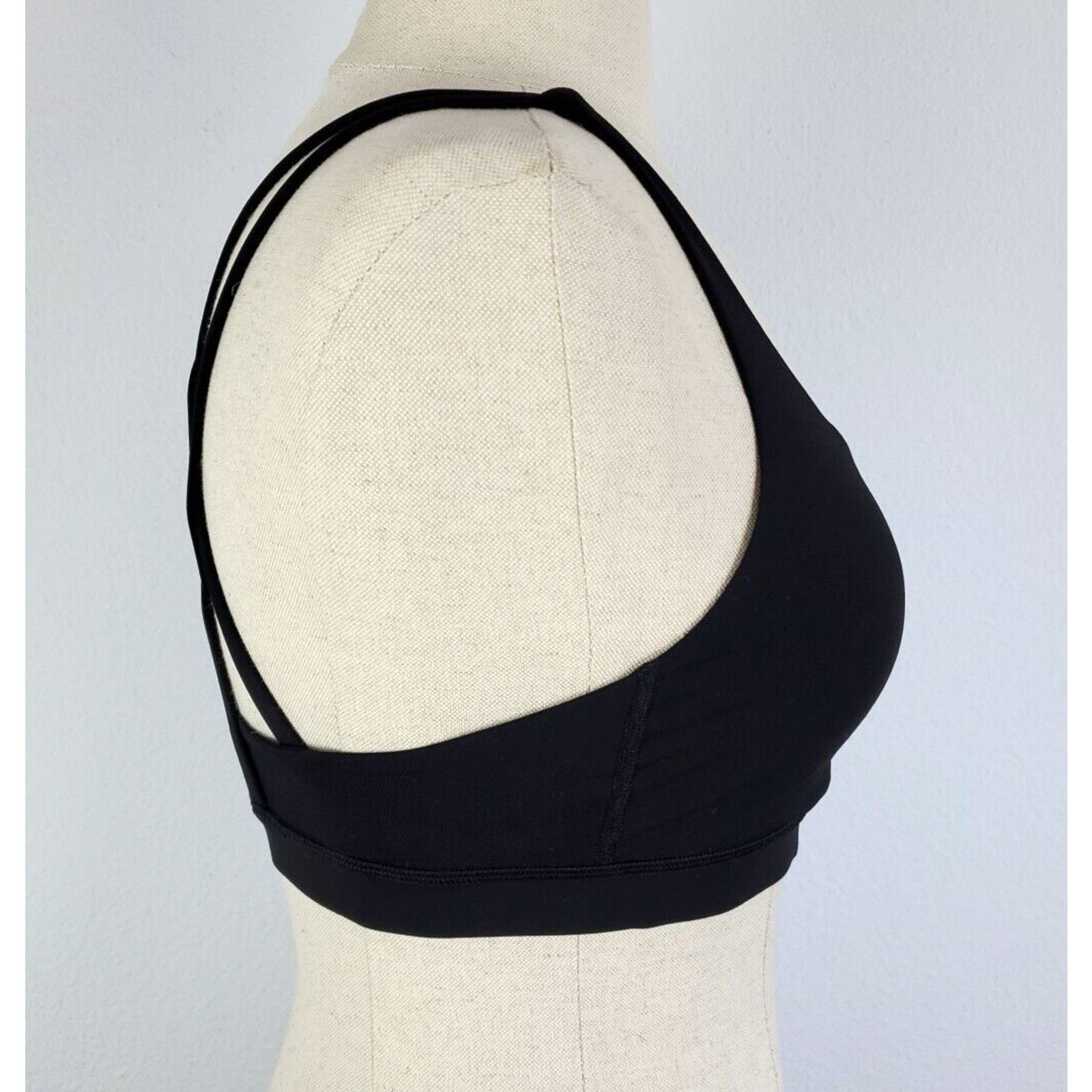 Lululemon Lululemon Energy Sports Bra Women 6 XS Black Lightly Padded Size ONE SIZE - 3 Thumbnail