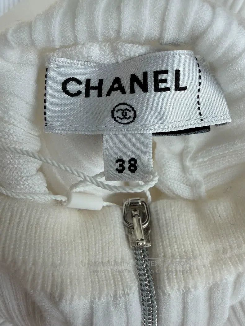 Chanel Chanel White hooded knitwear with short sleeves Size XS / US 0-2 / IT 36-38 - 4 Thumbnail