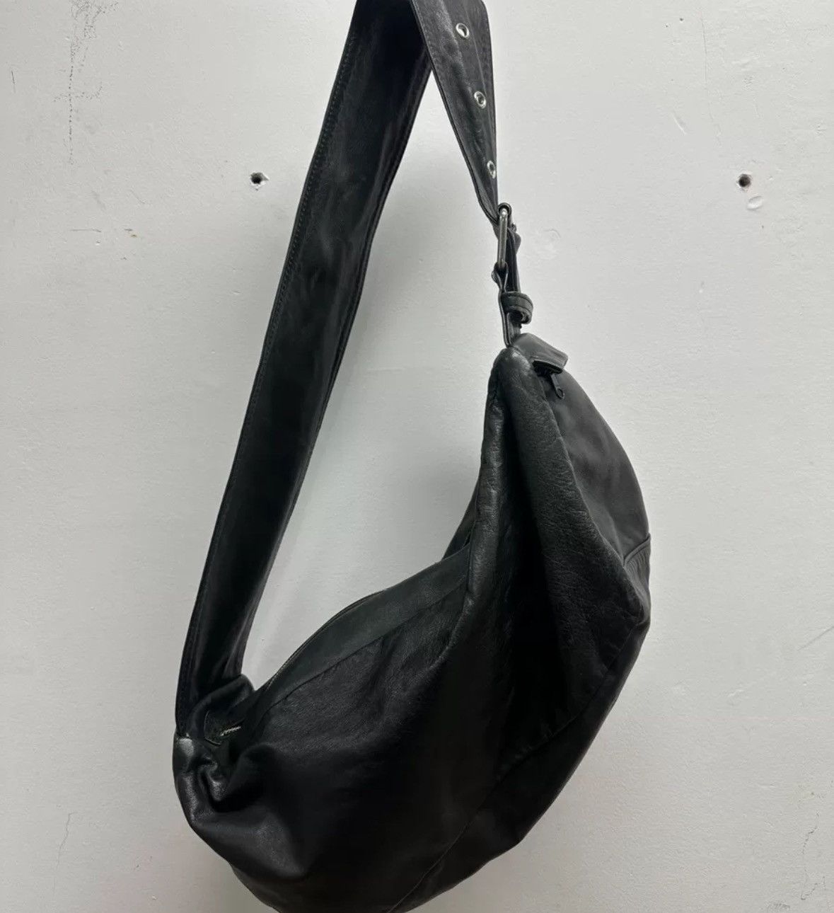 Yohji Yamamoto Yohji Yamamoto Shoulder Bucket Crossbody Bag2412-Nextarrow Size ONE SIZE - 4 Thumbnail