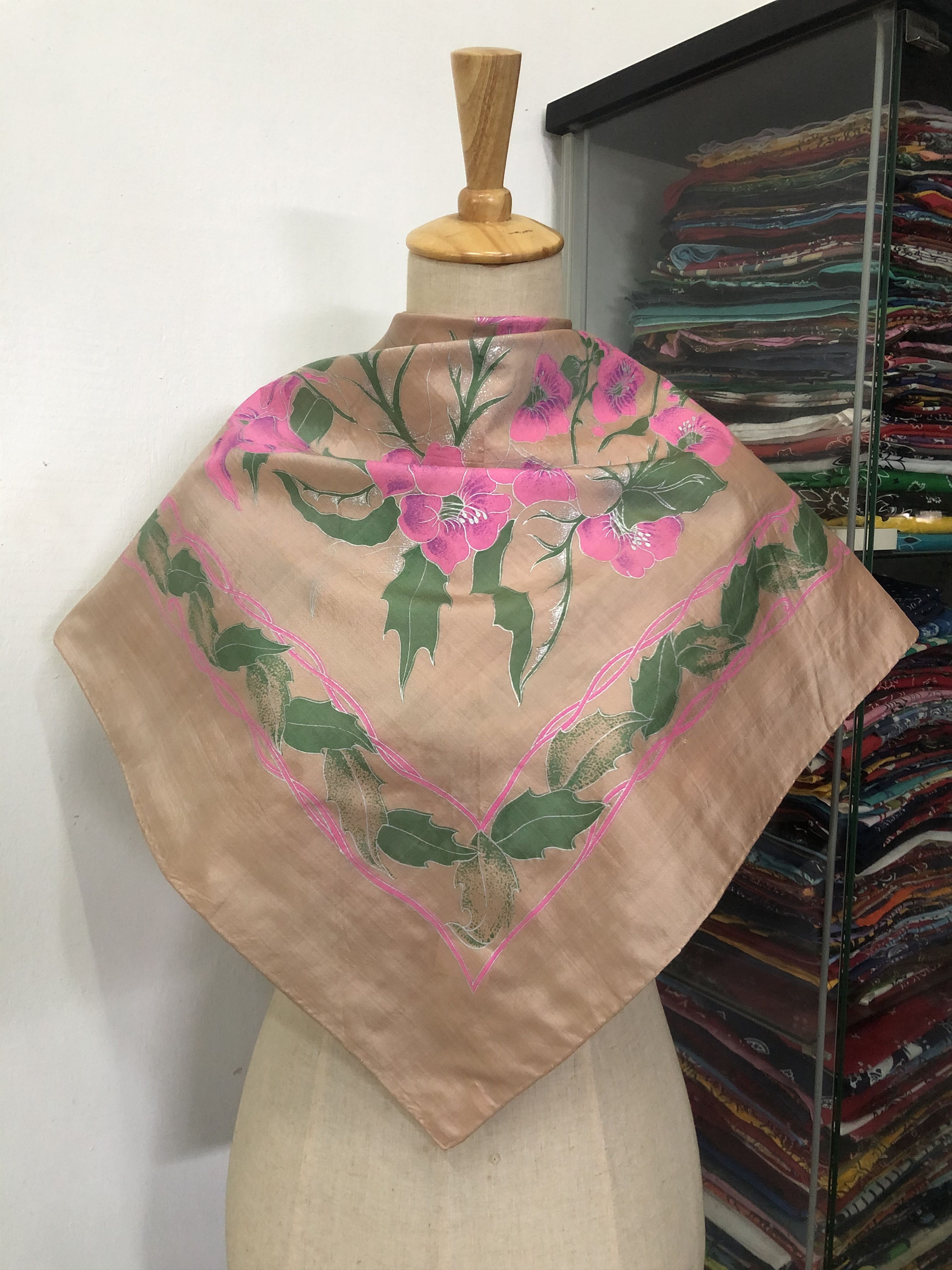 Vintage Vintage Silk Scarf Size ONE SIZE - 1 Thumbnail