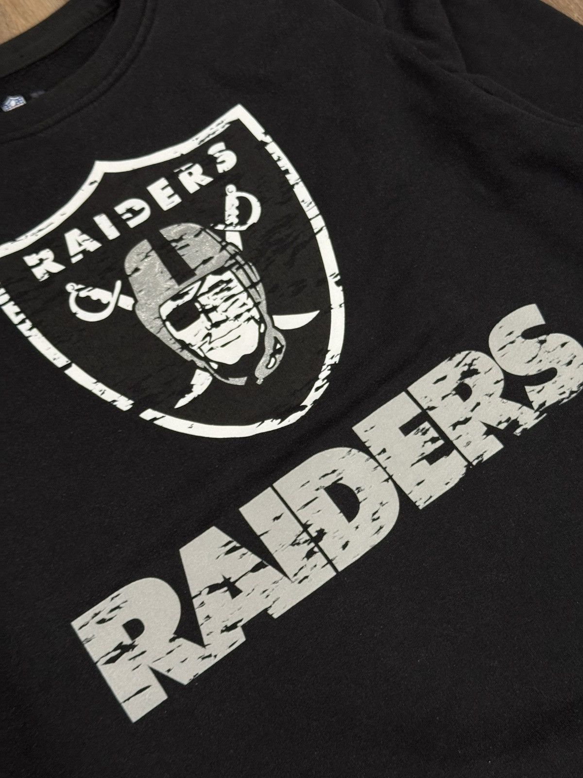 NFL NFL team Apparel Raiders black crew neck sweatshirt Size US L / EU 52-54 / 3 - 6 Thumbnail