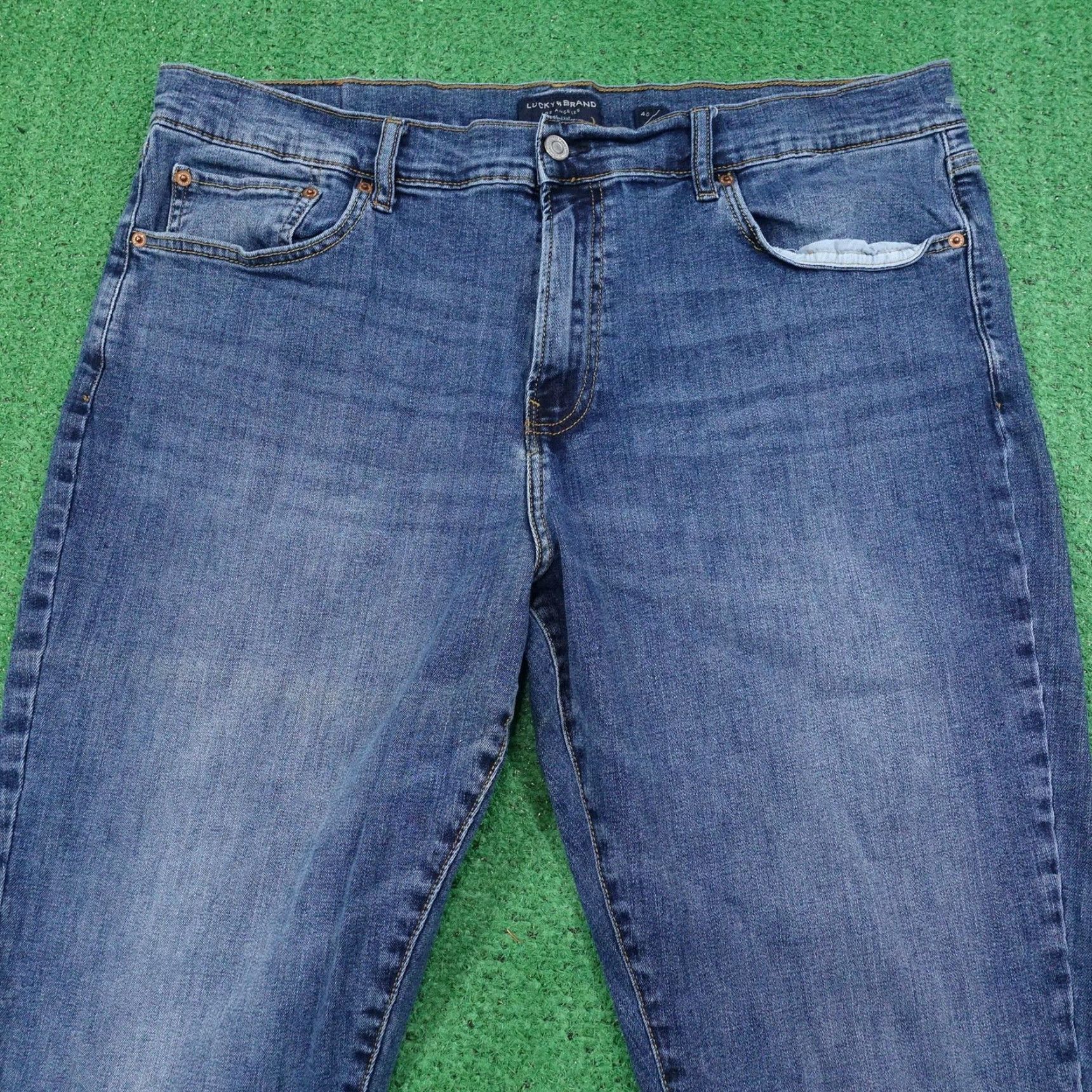 Lucky Brand LUCKY BRAND 410 ATHLETIC STRAIGHT JEANS - MEN - SIZE 40x32 - BLUE DENIM ZIP FLY - REGULAR FIT - GENTLY WORN" Size US 40 / EU 56 - 2 Thumbnail