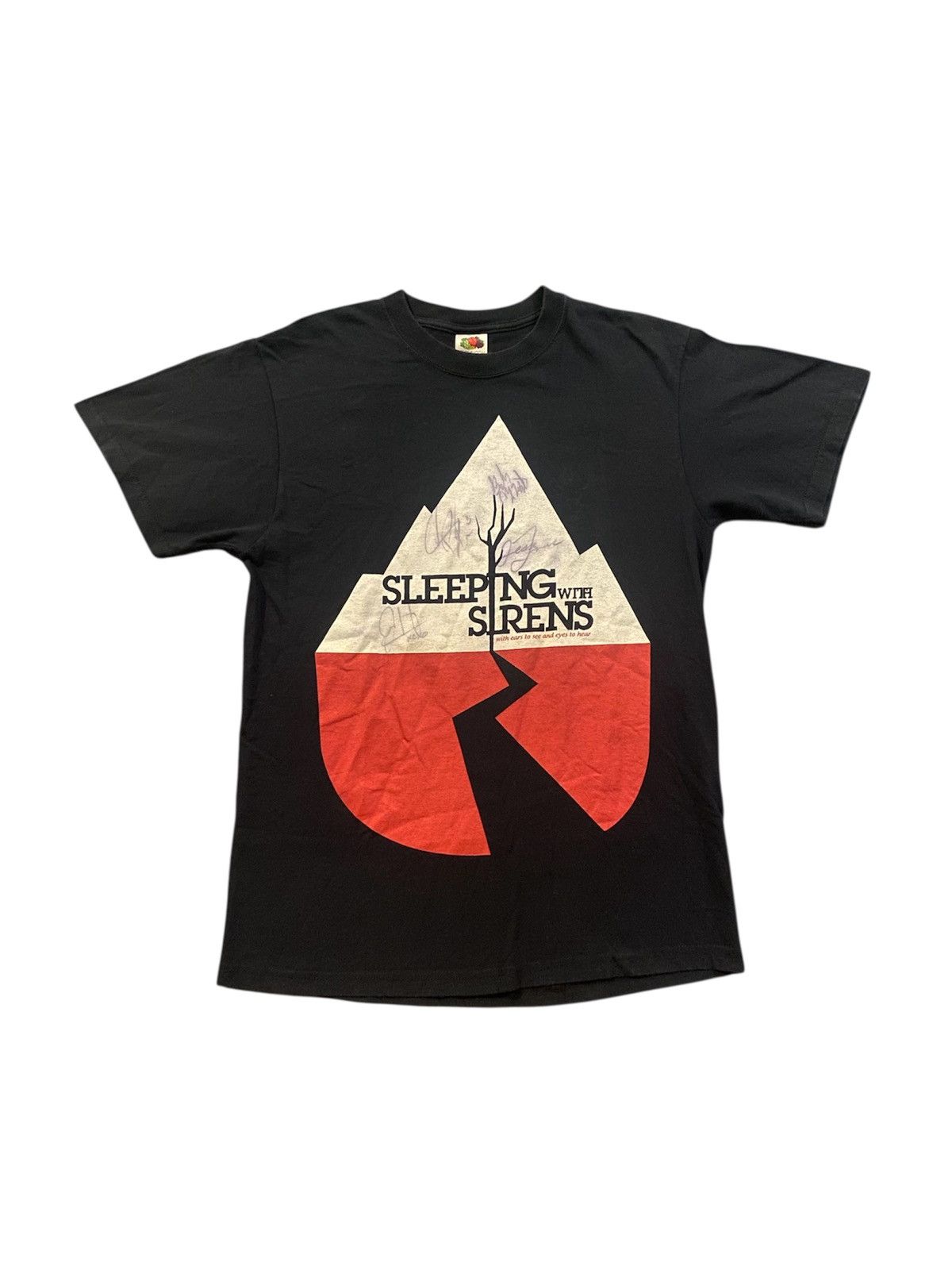 Band Tees Sleeping With Siren Signed Band tee 2010s Size US M / EU 48-50 / 2 - 1 Thumbnail