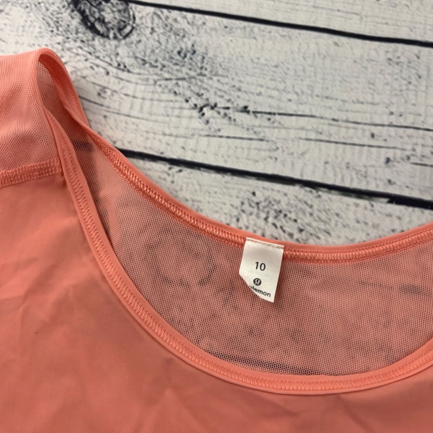 Lululemon Lululemon Sleeveless Athletic Yoga Running Top Women's 10 Peach Tank Shirt, Orange, Activewear, 10, Womens Size L / US 10 / IT 46 - 2 Thumbnail