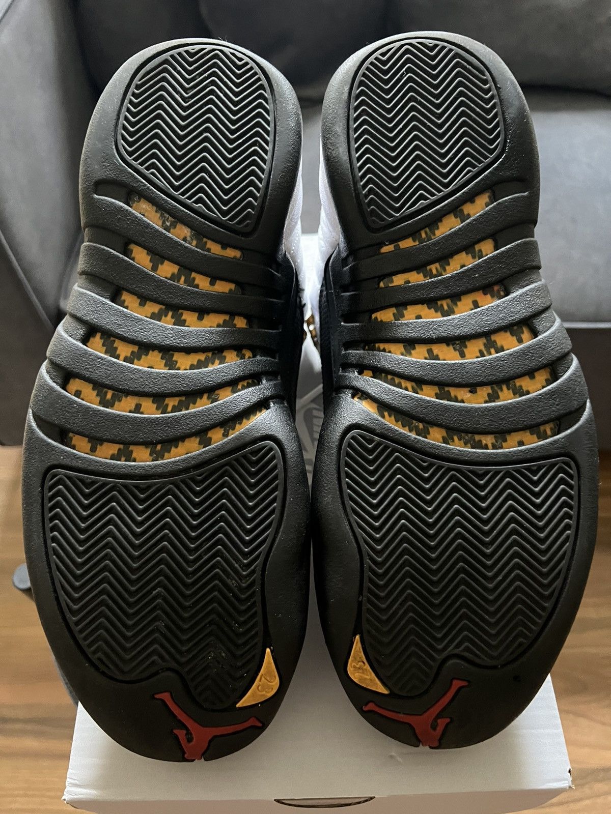 Jordan Brand Air Jordan 12 Taxi 2013 Sz. 9 Size US 9 / EU 42 - 8 Thumbnail