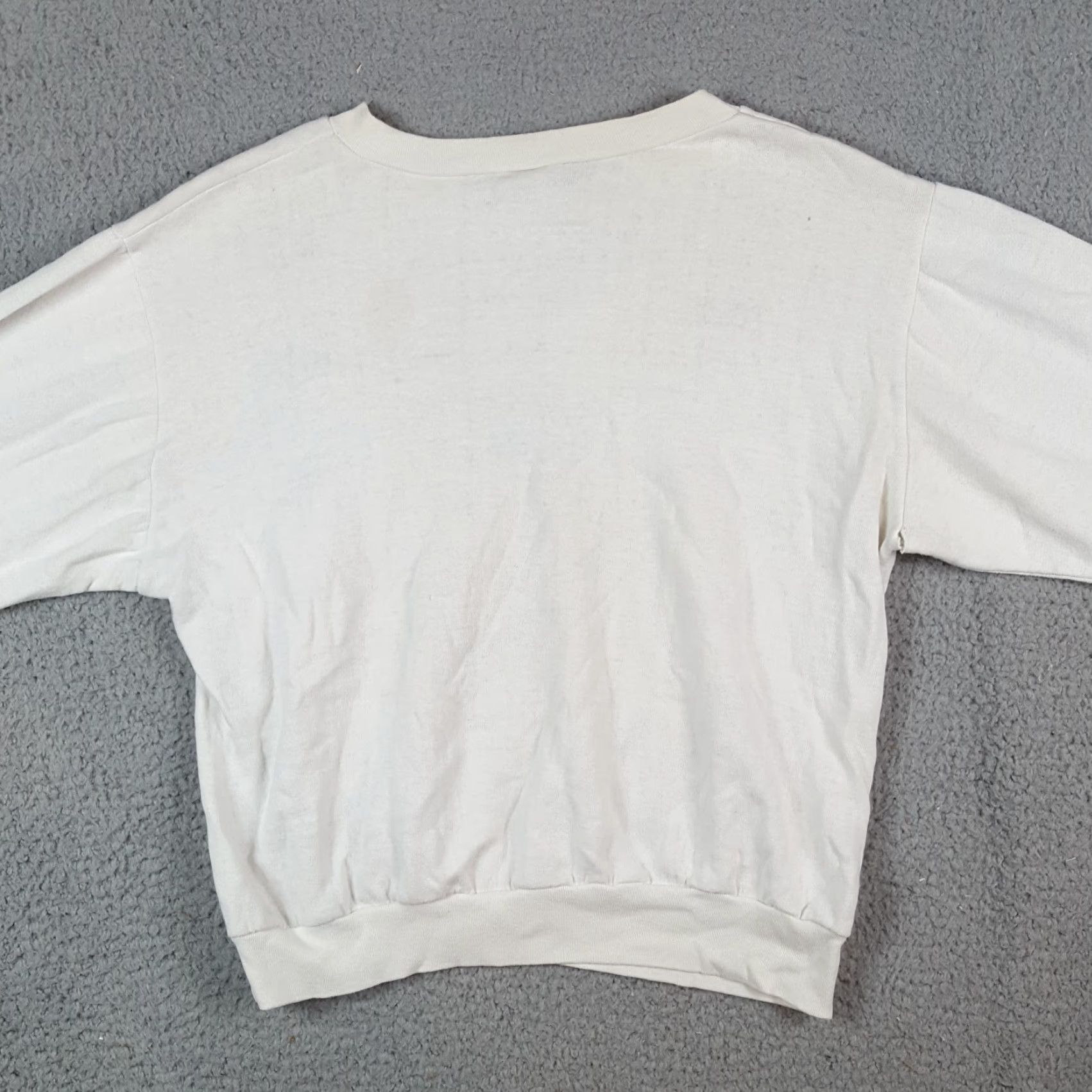 Vintage VINTAGE Fashion Square Sweatshirt Shirt Unisex Adults White 80s 90s Hawaiian Bunny Pullover Crewneck Size S Size US S / EU 44-46 / 1 - 6 Thumbnail
