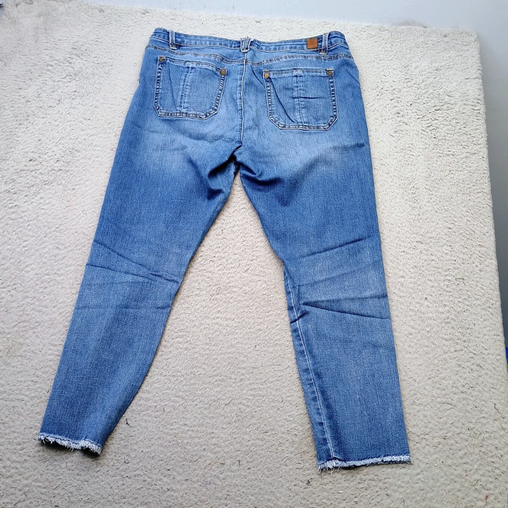 Vintage Wit & Wisdom Jeans Womens 14 Straight Denim Distressed Blue 26.5" Inseam 5-Pocket Regular Size 14 Mens/ Womens Size 36" / US 14 / IT 50 - 2 Thumbnail