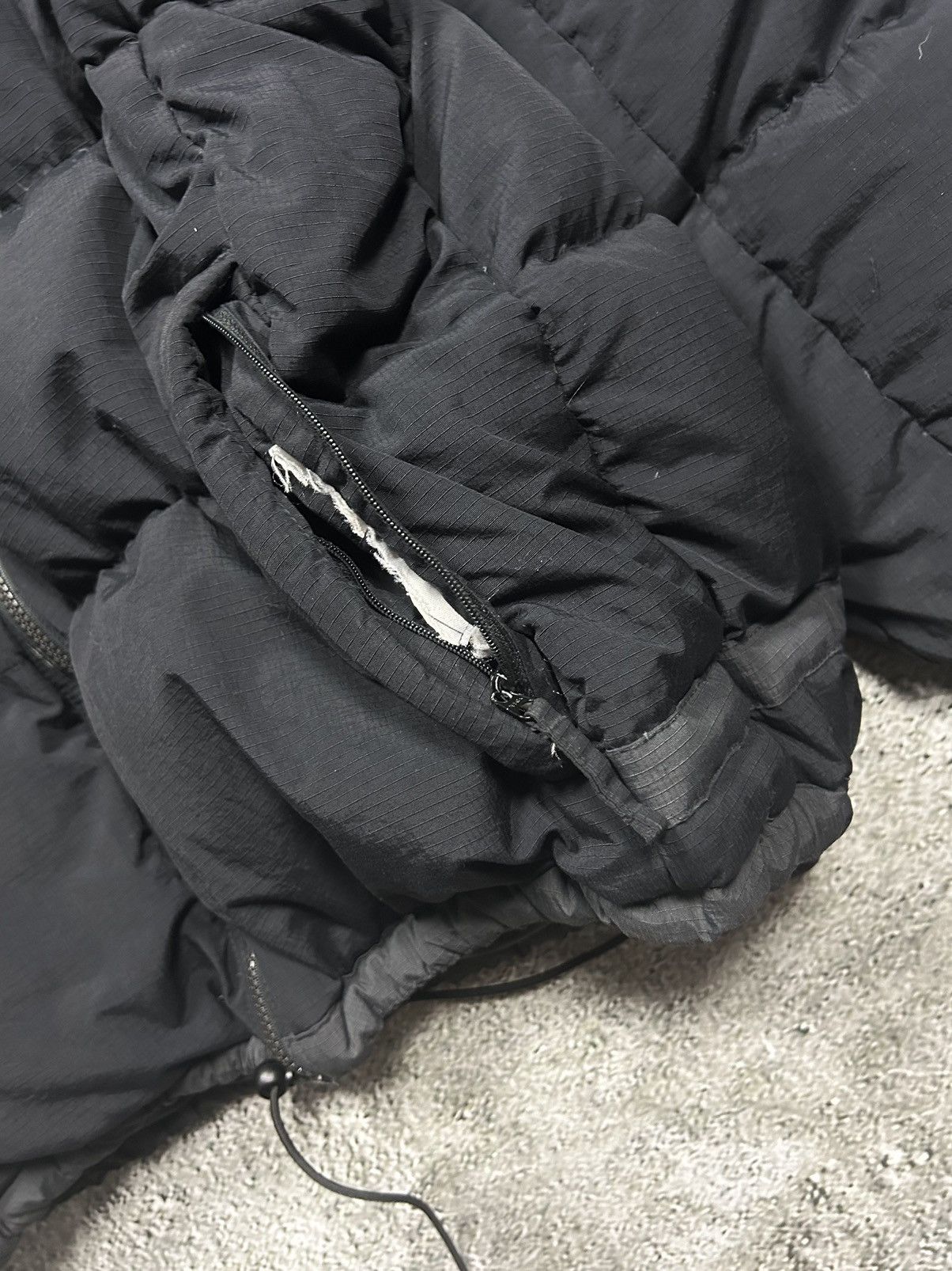 Nike × Vintage Nike black puffer jacket big logo reversible vintage 90s Size US L / EU 52-54 / 3 - 6 Thumbnail