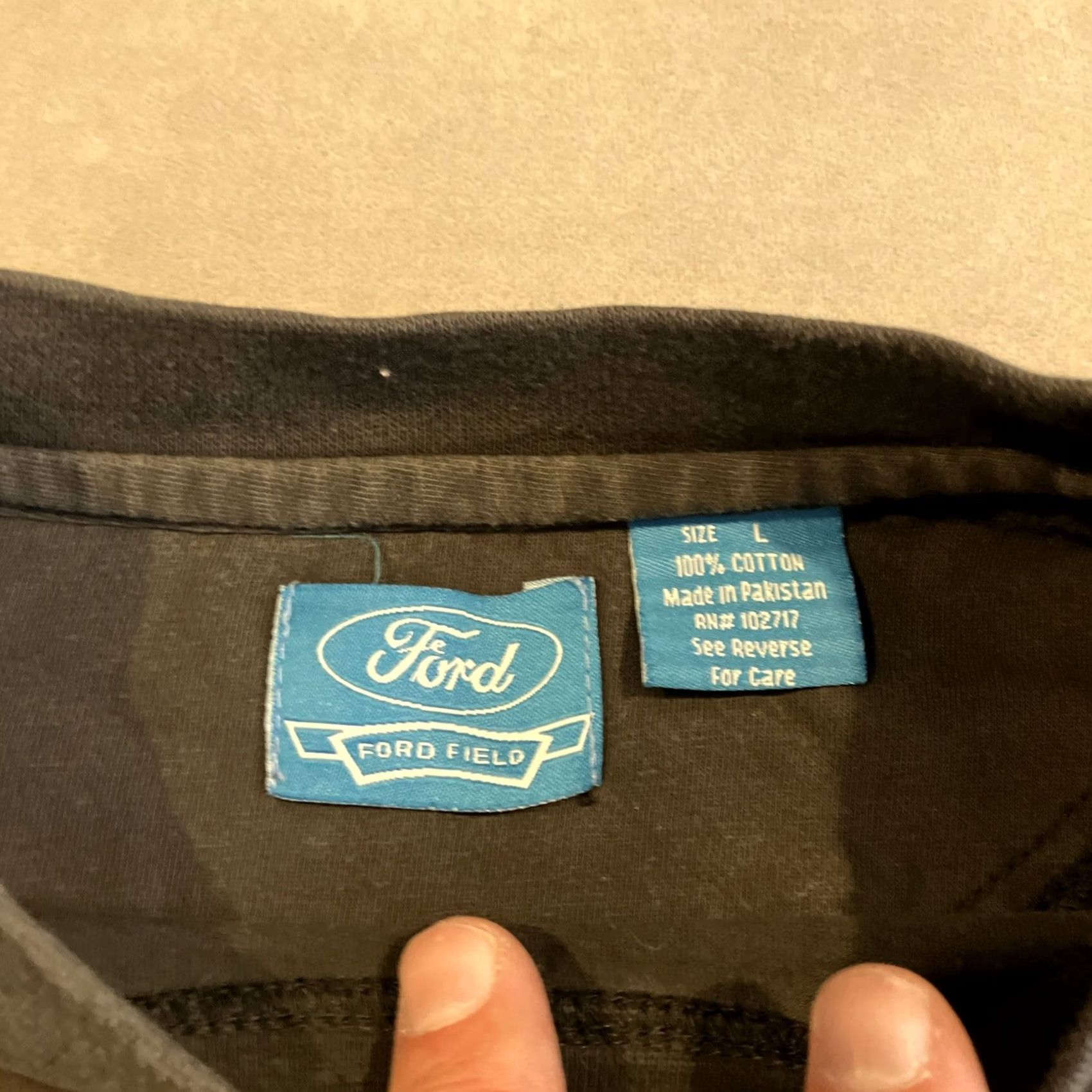 Ford VINTAGE Ford Field Detroit Lions Classic Lions Logo T-Shirt Men Large Gray logo Mens L Size US L / EU 52-54 / 3 - 4 Thumbnail