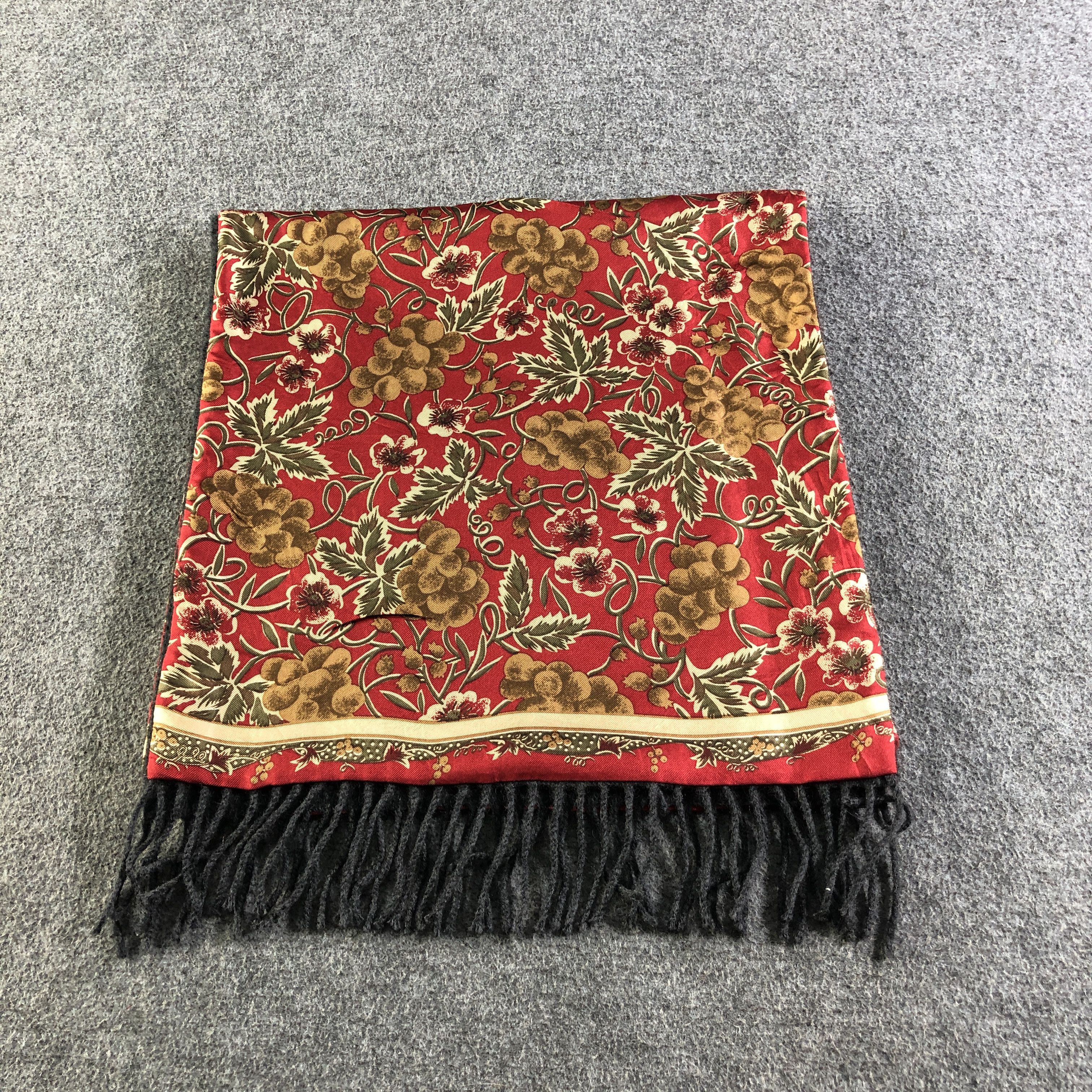 Japanese Brand Luxury Floral Design Silk/Wool Scarf Muffler Neckwear V2617 Size ONE SIZE - 2 Thumbnail