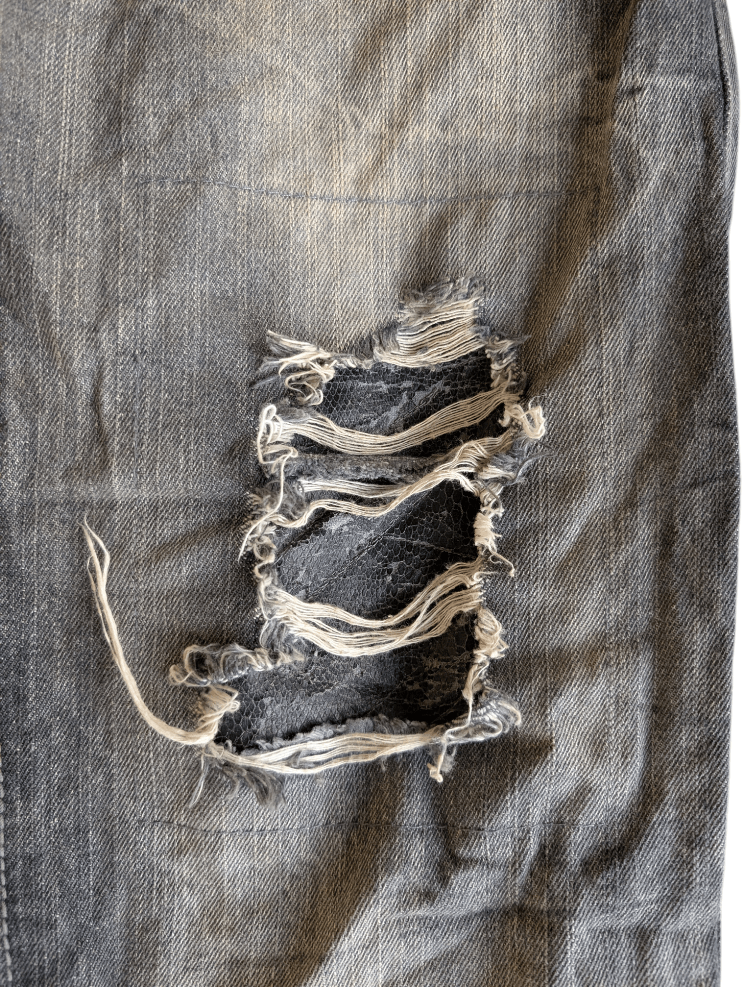 Japanese Brand Vintage Snakeskin Patch Jeans Size US 31 - 3 Thumbnail