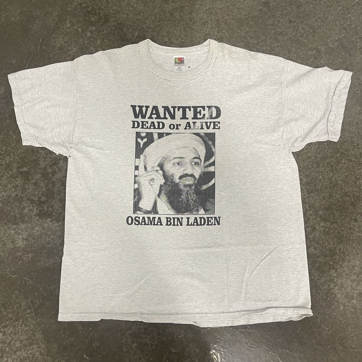 Vintage Vintage Osama Bin Laden Wanted Dead Or Alive Tee Size US XXL / EU 58 / 5 - 2 Thumbnail