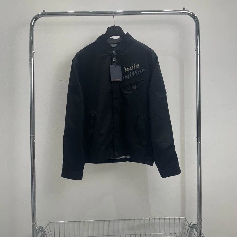Louis Vuitton Louis Vuitton Black executive jacket with beaded chest logo Size US S / EU 44-46 / 1 - 1 Thumbnail