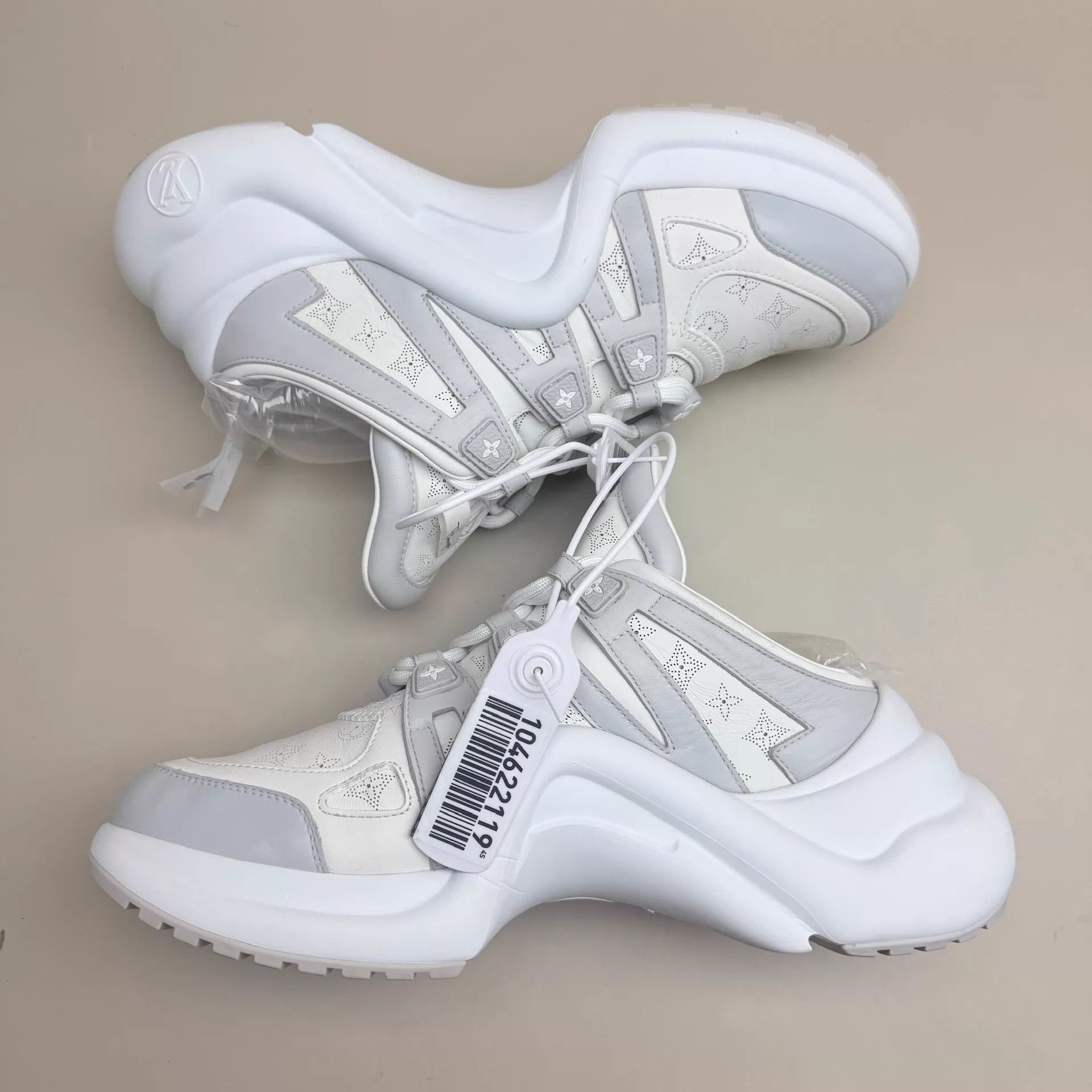 Louis Vuitton LV Gray & White Monogram Arch Dad Slide 39 95New Size US 8.5 / IT 38.5 - 5 Thumbnail