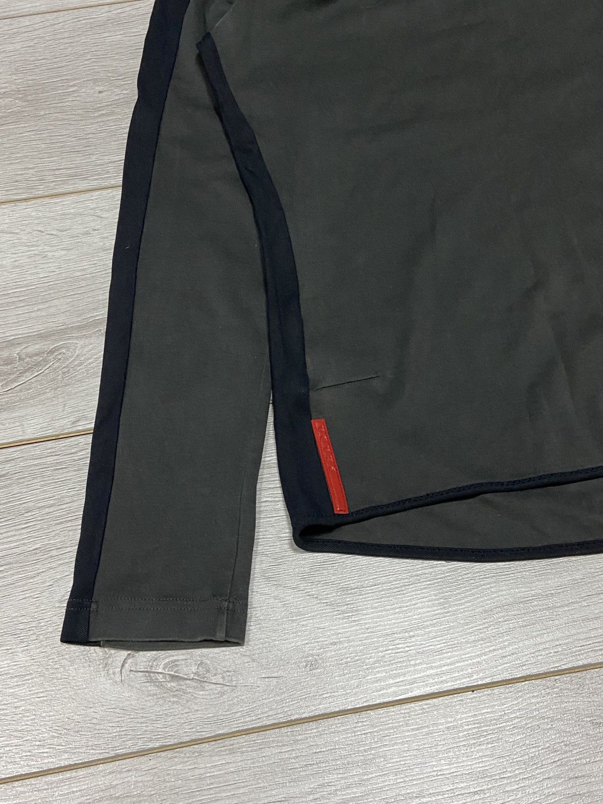 Prada Prada red tab vintage long sleeve Size US M / EU 48-50 / 2 - 3 Thumbnail